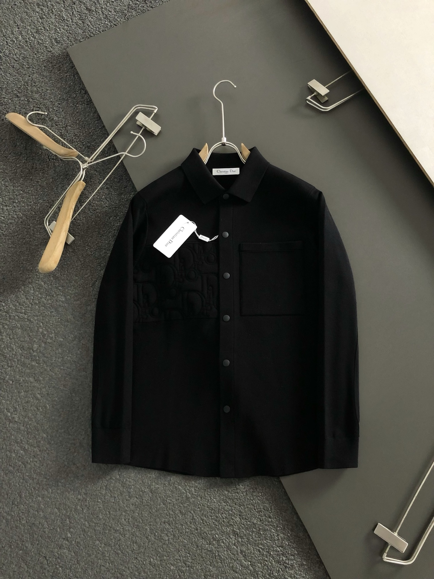 Dir**合身版型M-XXXL2025秋冬精致压花工艺专柜面料羊毛针织外套，顶级元素融合打造，3标齐全，