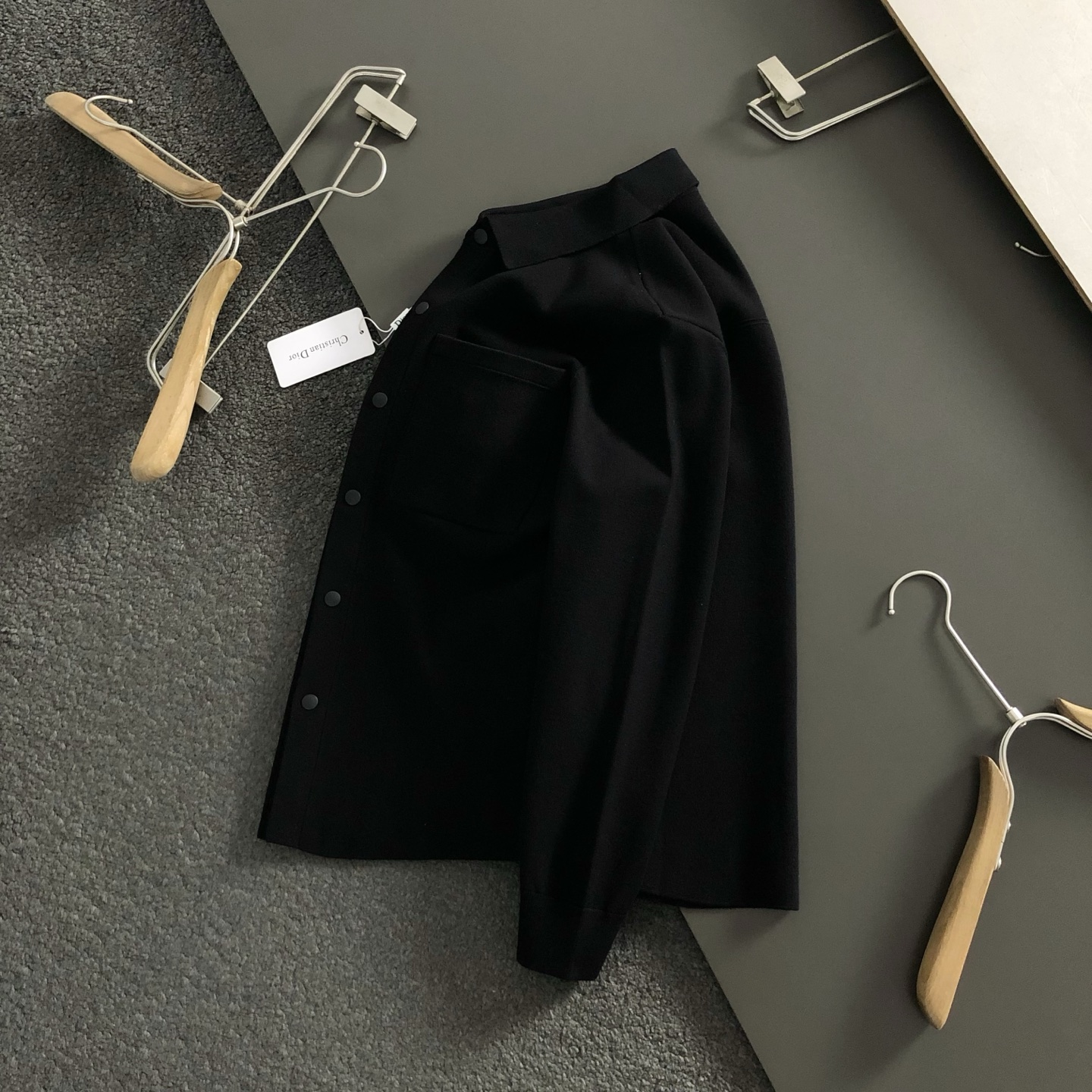 Dir**合身版型M-XXXL2025秋冬精致压花工艺专柜面料羊毛针织外套，顶级元素融合打造，3标齐全，