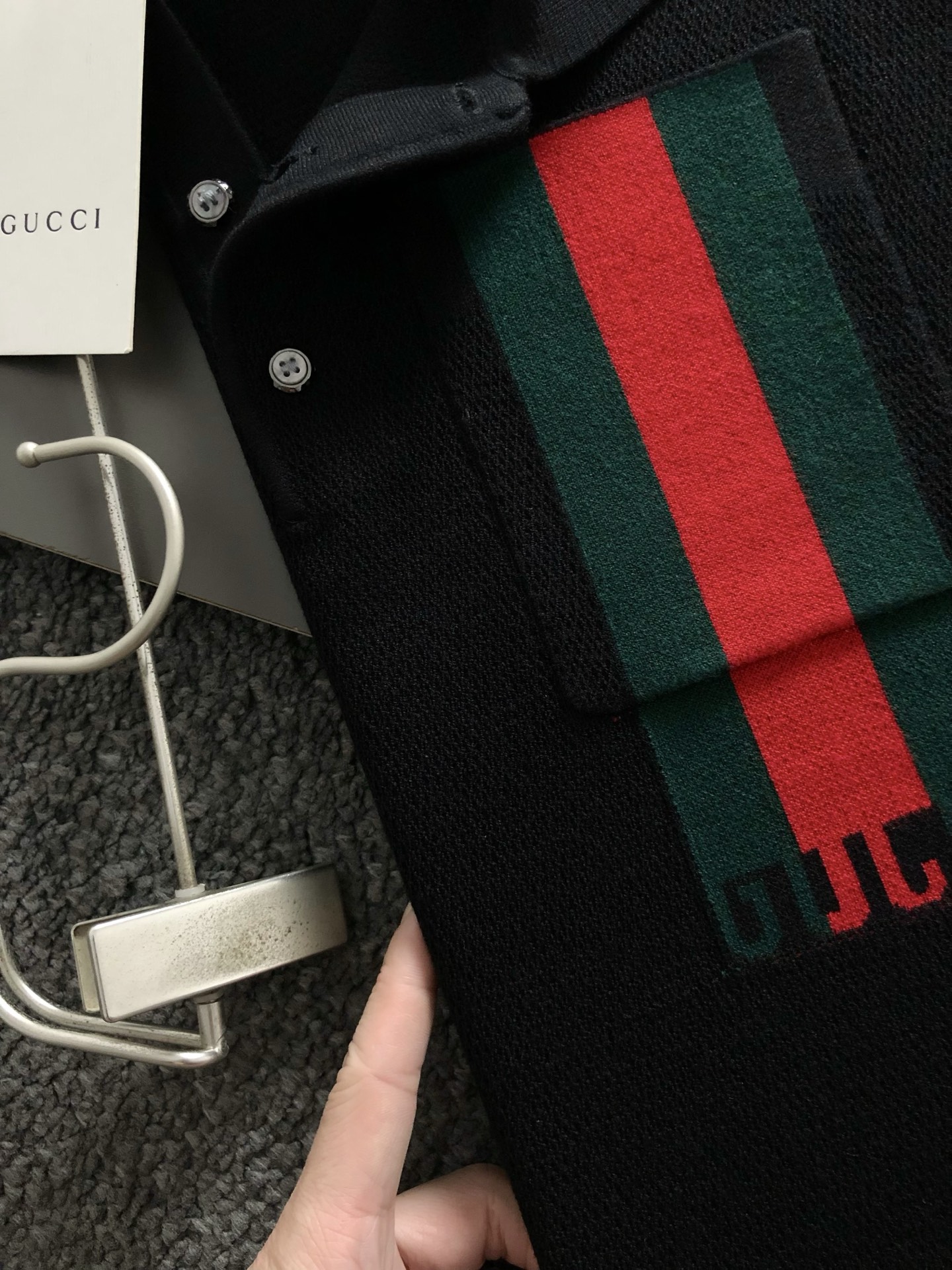 Gucc*合身版型M-XXXL2025秋冬新款红绿提花字母解构套头翻领针织衫，精致工艺专柜面料，顶级元素