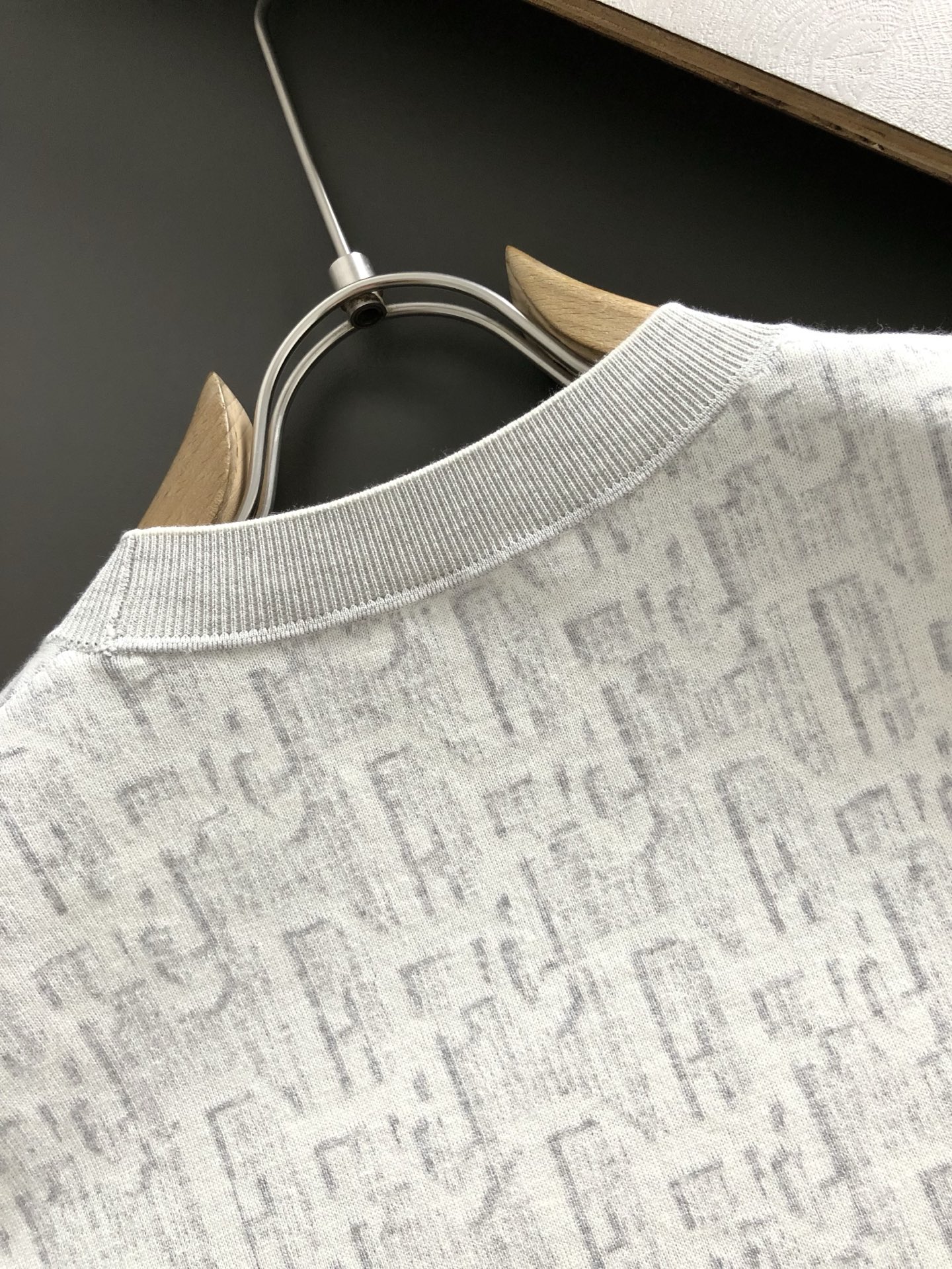 Dir*合身版型M-XXXL2025秋冬时尚咖色排列提花百搭羊毛短袖，精致工艺专柜面料，顶级元素融合打造