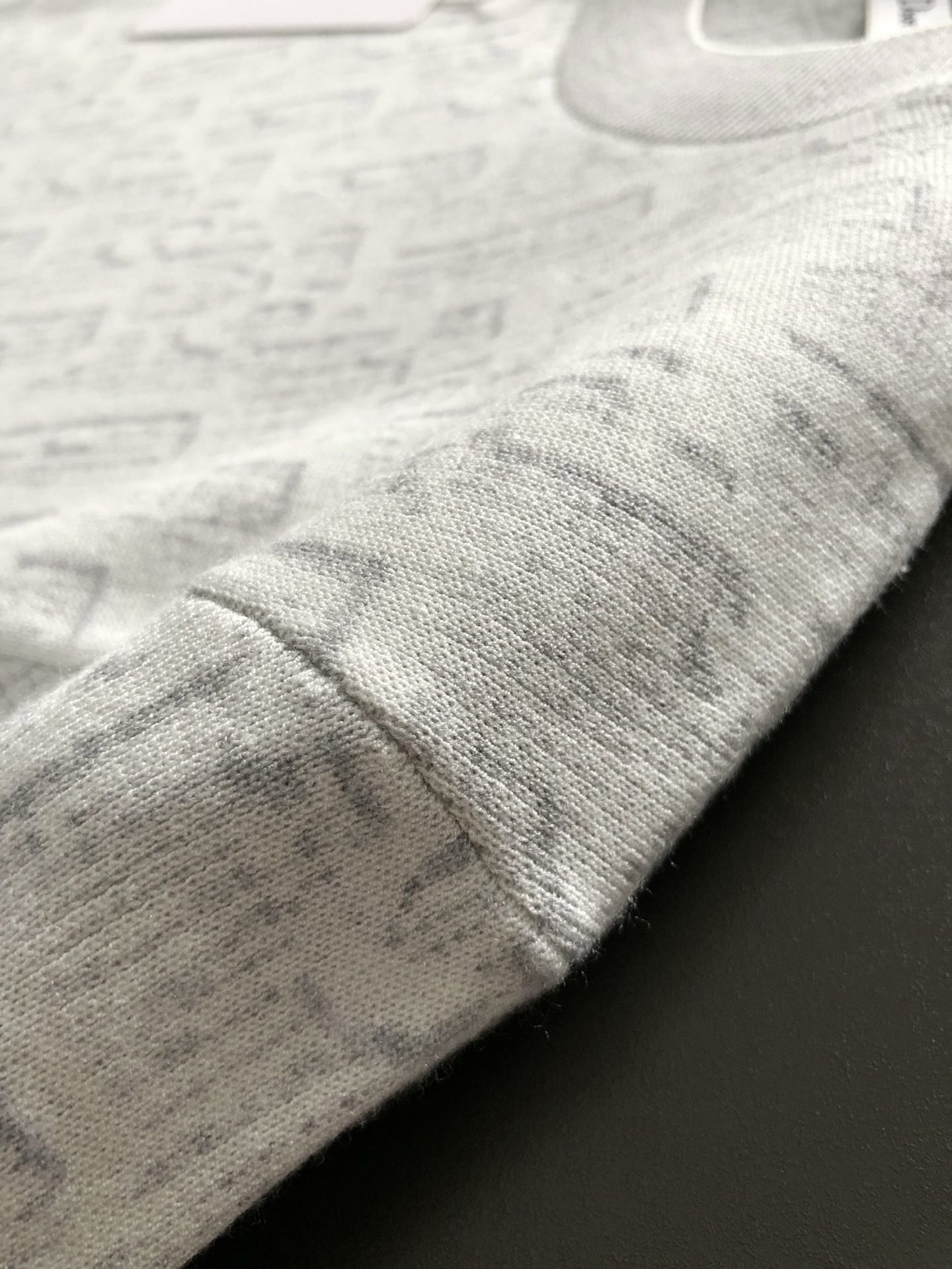 Dir*合身版型M-XXXL2025秋冬时尚咖色排列提花百搭羊毛短袖，精致工艺专柜面料，顶级元素融合打造