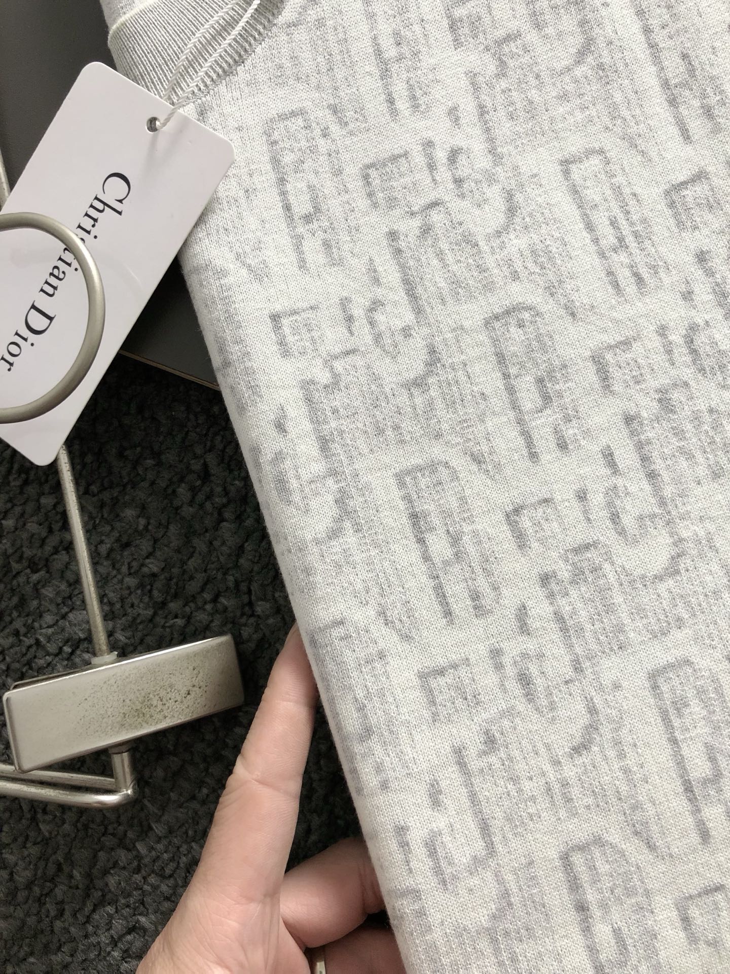 Dir*合身版型M-XXXL2025秋冬时尚咖色排列提花百搭羊毛短袖，精致工艺专柜面料，顶级元素融合打造