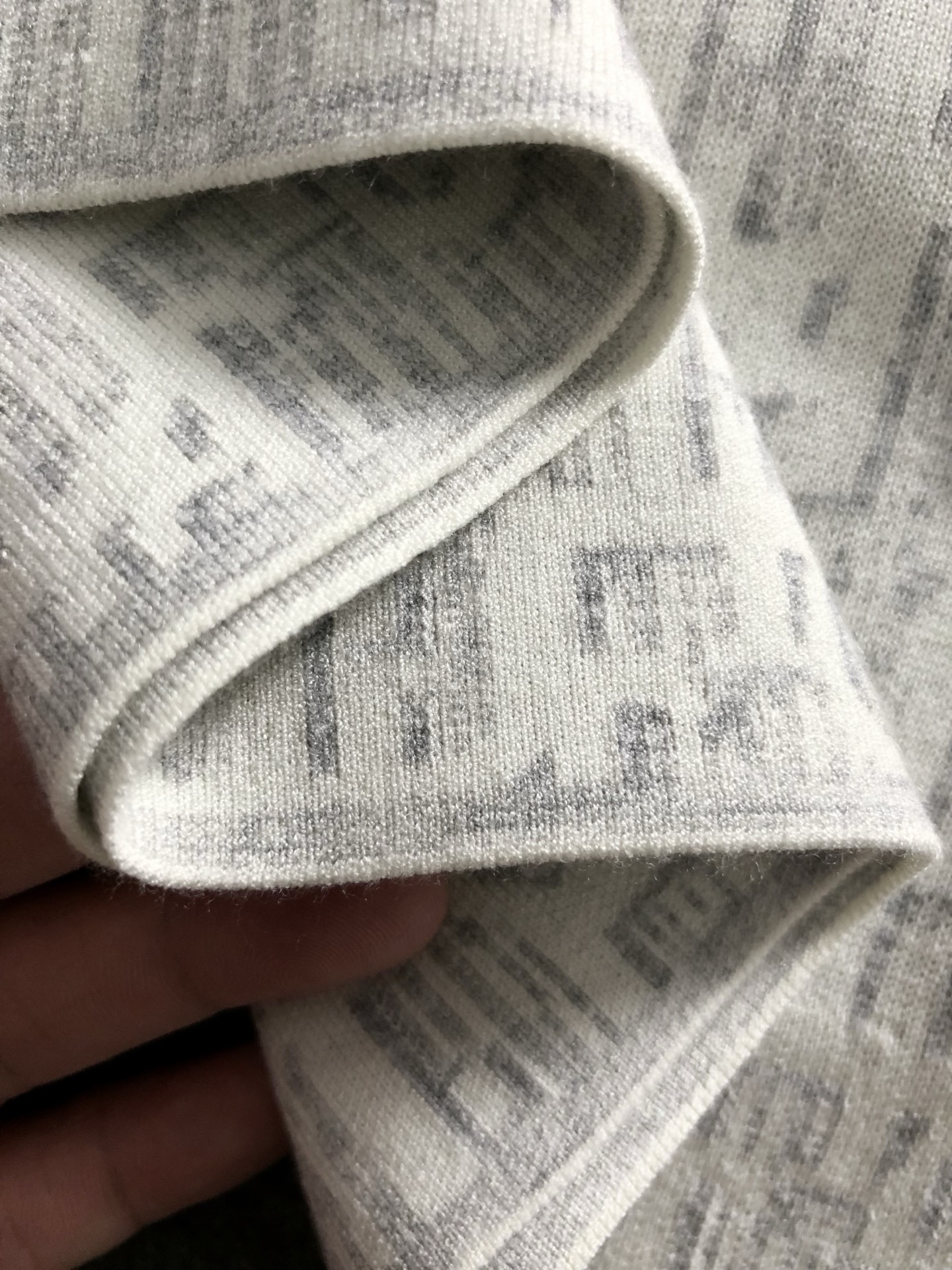 Dir*合身版型M-XXXL2025秋冬时尚咖色排列提花百搭羊毛短袖，精致工艺专柜面料，顶级元素融合打造