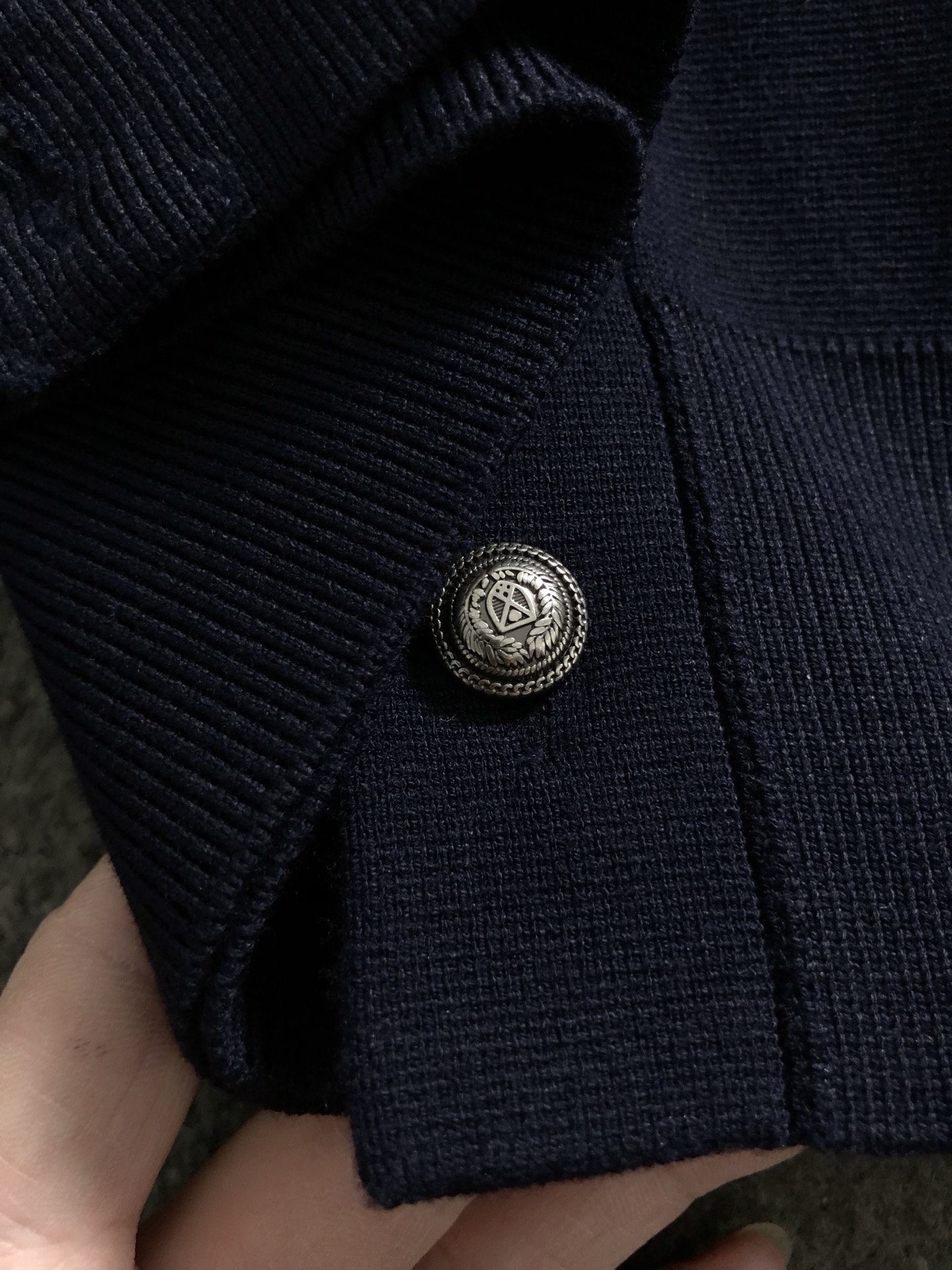 Tb*合身版型M-XXXL2025秋冬经典三杠针织羊毛纽扣外套，精致工艺专柜面料，顶级元素融合打造，3标