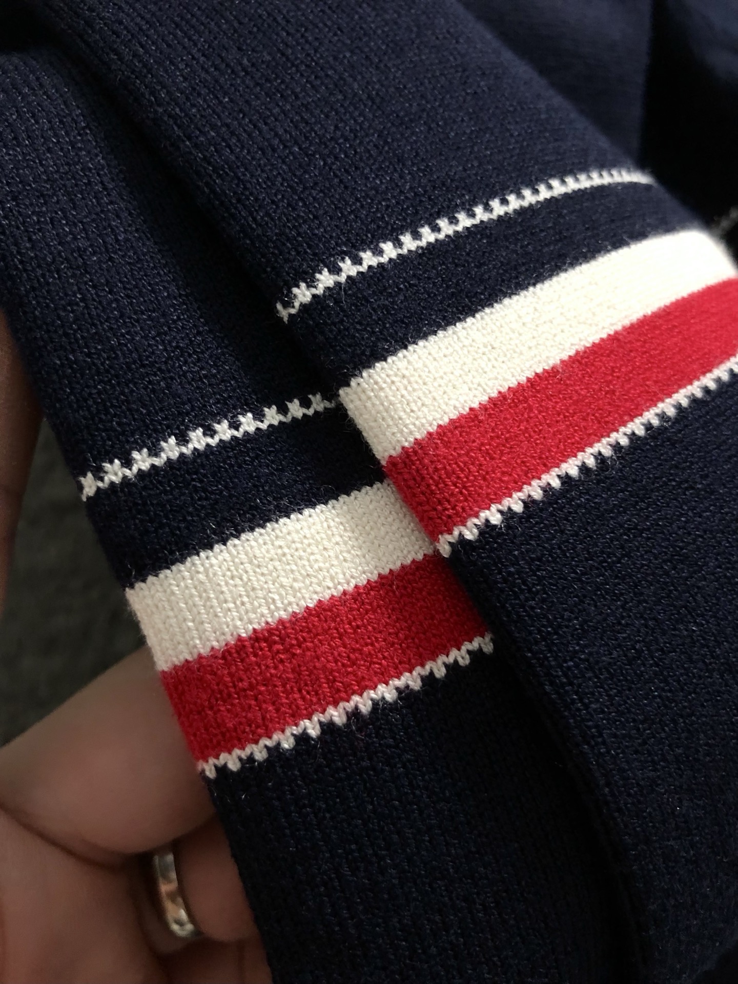 Tb*合身版型M-XXXL2025秋冬经典三杠针织羊毛纽扣外套，精致工艺专柜面料，顶级元素融合打造，3标