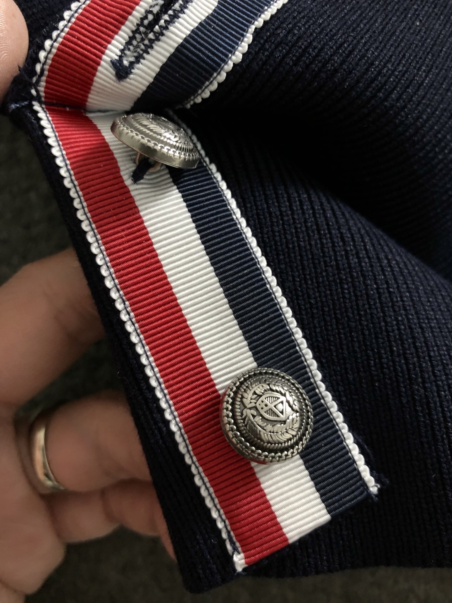 Tb*合身版型M-XXXL2025秋冬经典三杠针织羊毛纽扣外套，精致工艺专柜面料，顶级元素融合打造，3标