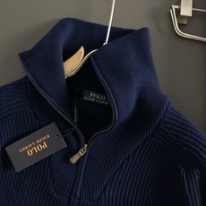 Polo*尺码S-XXl 属性 2026秋冬羊毛衫 成分 羊毛衫 意式轻熟风立领针织外套,秋冬衣柜里的百搭刚需单品。 精 Polo*尺码S-XXl 属性 2026秋冬羊毛衫 成分 羊毛衫 意式轻熟风立领针织外套,秋冬衣柜里的百搭刚需单品。 精