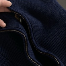 Polo*尺码S-XXl 属性 2026秋冬羊毛衫 成分 羊毛衫 意式轻熟风立领针织外套,秋冬衣柜里的百搭刚需单品。 精 Polo*尺码S-XXl 属性 2026秋冬羊毛衫 成分 羊毛衫 意式轻熟风立领针织外套,秋冬衣柜里的百搭刚需单品。 精