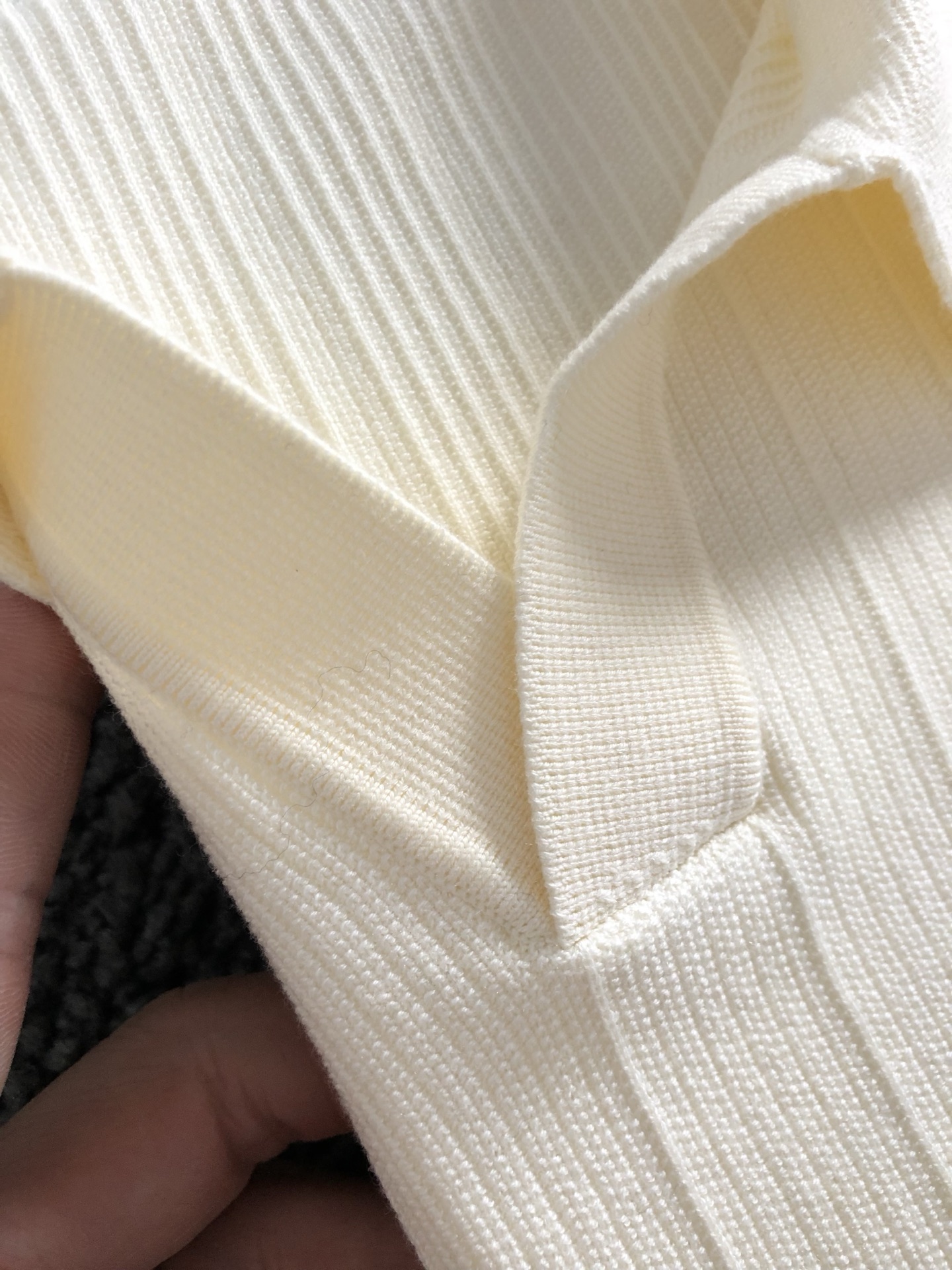 Loro Piana*尺码M-xxxl 属性 2026秋冬羊毛衫 成分 羊毛衫 意式简约风针织Polo,夏日轻熟男士的质 Loro Piana*尺码M-xxxl 属性 2026秋冬羊毛衫 成分 羊毛衫 意式简约风针织Polo,夏日轻熟男士的质