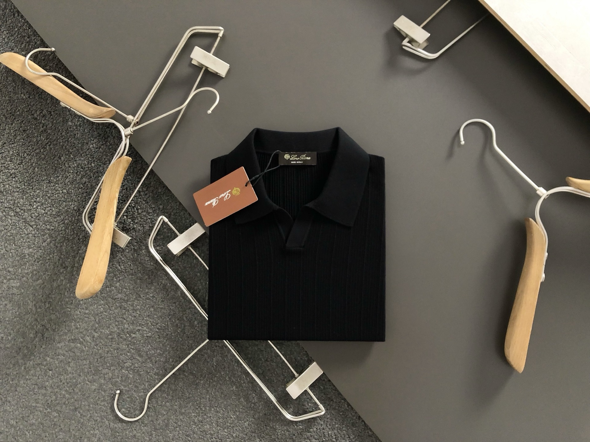 Loro Piana*尺码M-xxxl 属性 2026秋冬羊毛衫 成分 羊毛衫 意式简约风针织Polo，夏日轻熟男士的质