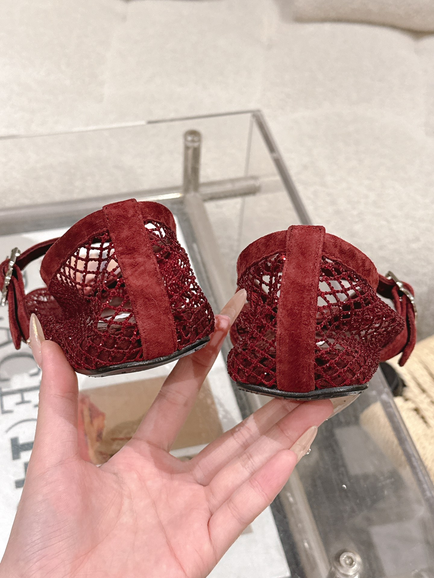Alaia26s nuevos zapatos de malla con strass Las nuevas zapatillas de ballet de esta temporada, una nueva serie de zapat…