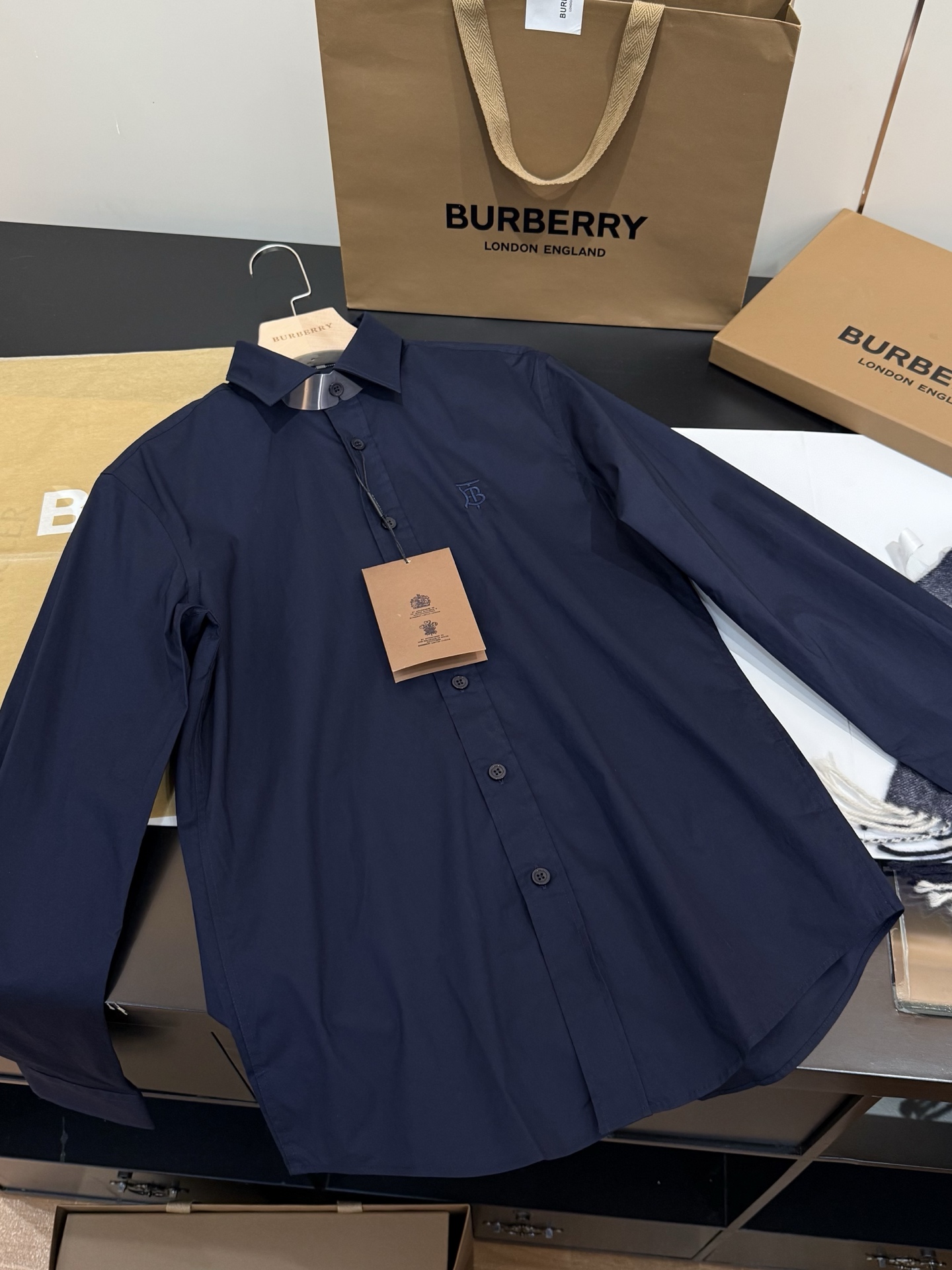 藏青色🅱️Bur经典TB刺绣专属标识装饰弹力棉长袖衬衫经典BUR TB系列，男女万年青同款，经典TB微标