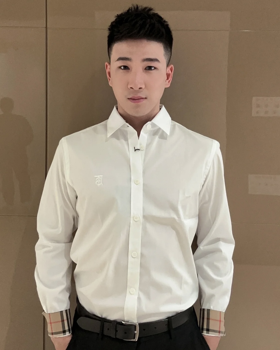 上身图参考🅱️Bur经典TB刺绣专属标识装饰弹力棉长袖衬衫经典BUR TB系列，男女万年青同款，经典TB