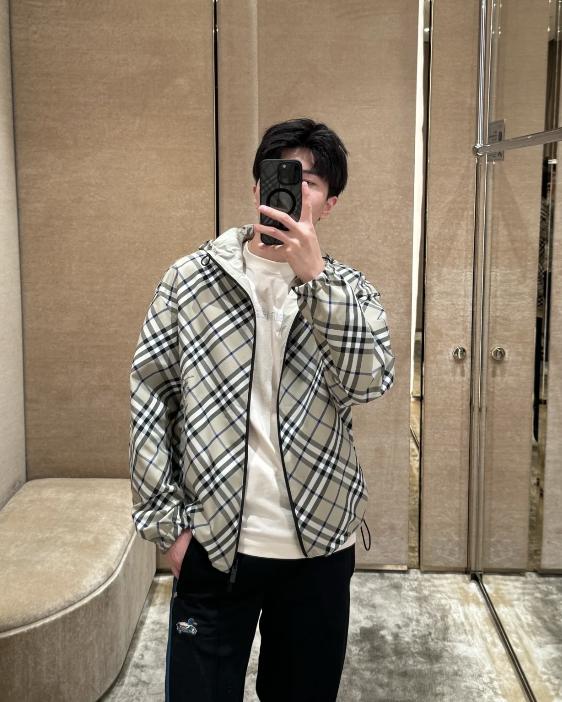 🅱️Bur新品 双面两穿格纹外套，男女同款双面穿格纹宽松版型，采用再生67%聚酯纤维纱线33%棉质制成的