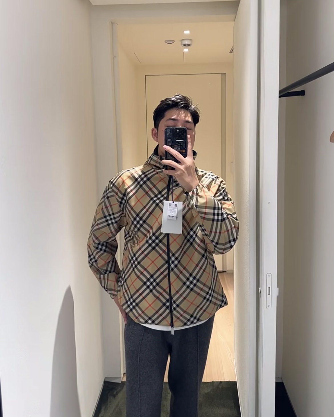 🅱️Bur新品 双面两穿格纹外套，男女同款双面穿格纹宽松版型，采用再生67%聚酯纤维纱线33%棉质制成的