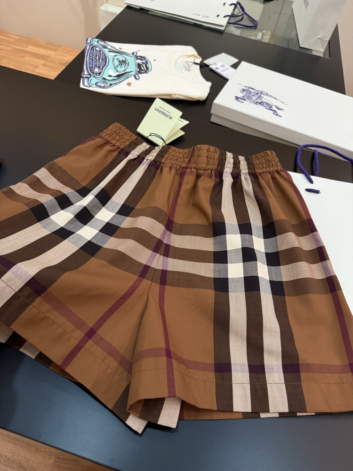 BUR Vintage Cotton Shorts: Classic Design for Fashionable Women - 图片 8