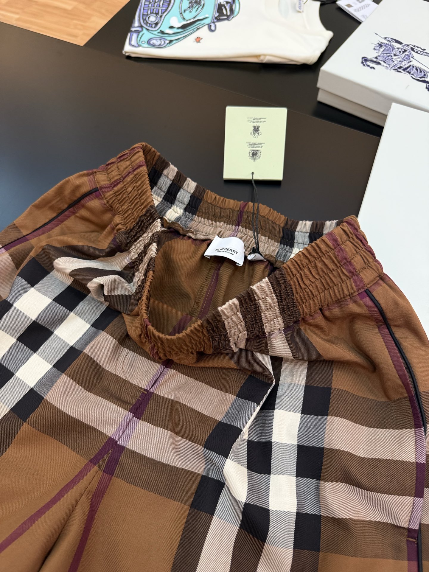 BUR Vintage Cotton Shorts: Classic Design for Fashionable Women - 图片 4
