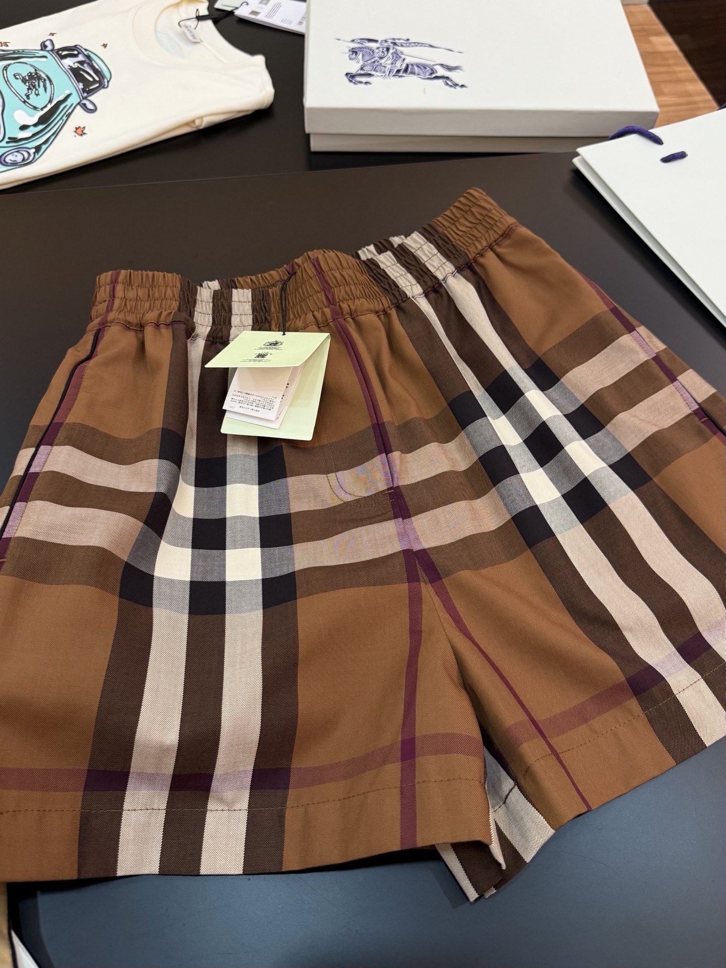 BUR Vintage Cotton Shorts: Classic Design for Fashionable Women - 图片 1