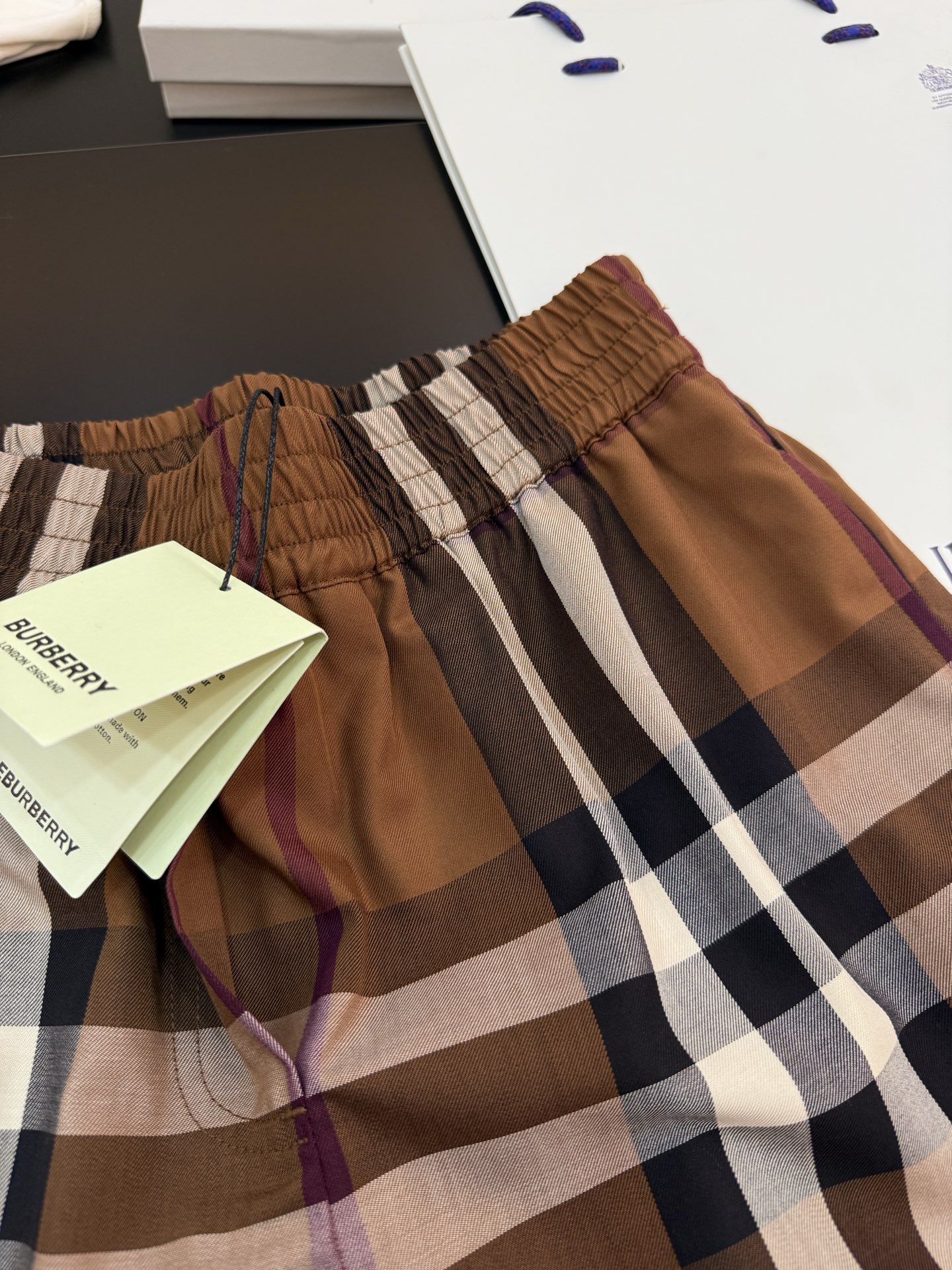 BUR Vintage Cotton Shorts: Classic Design for Fashionable Women - 图片 3