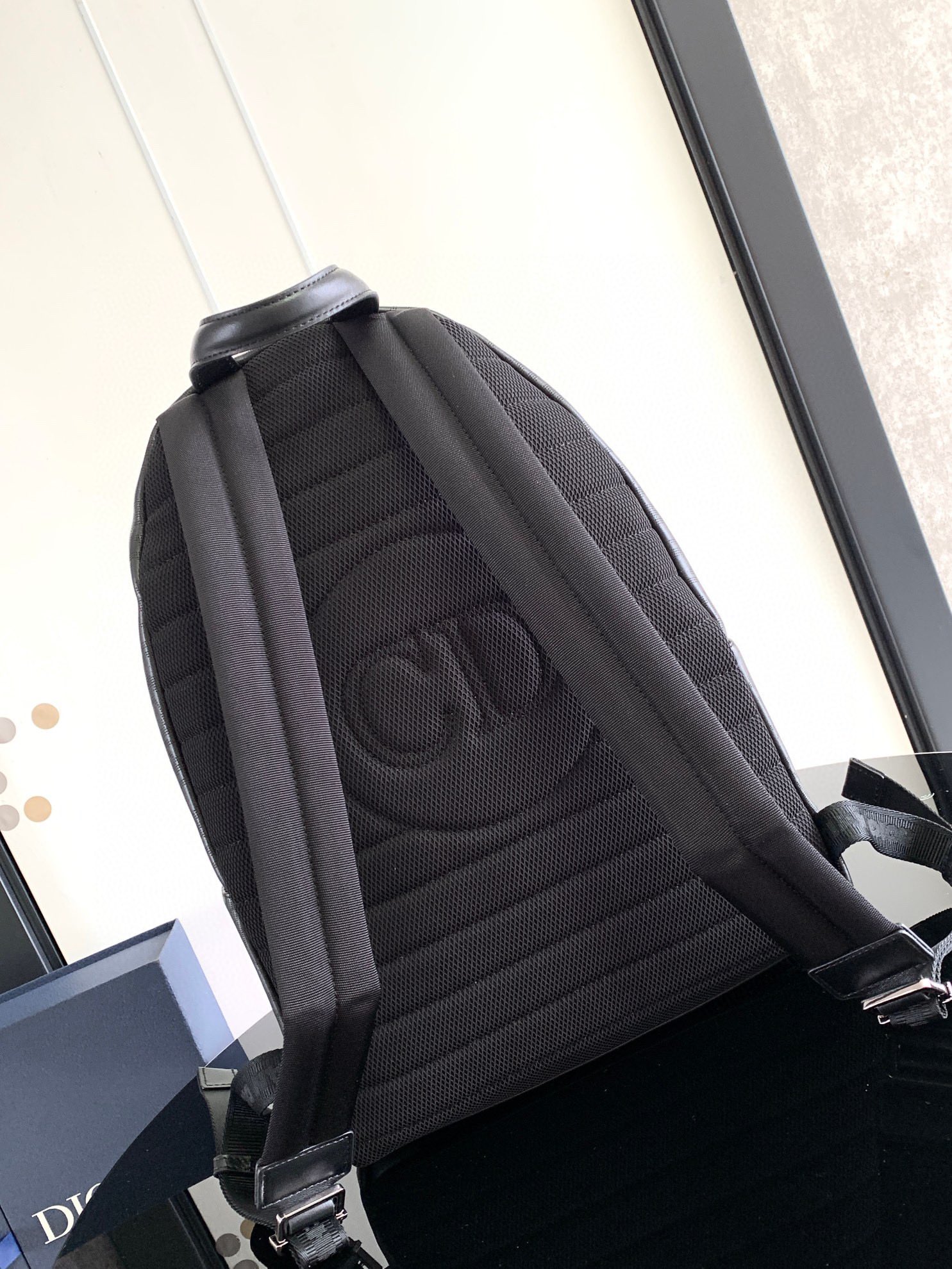 디올 라이더 레이저 컷 백팩 상세 이미지 3