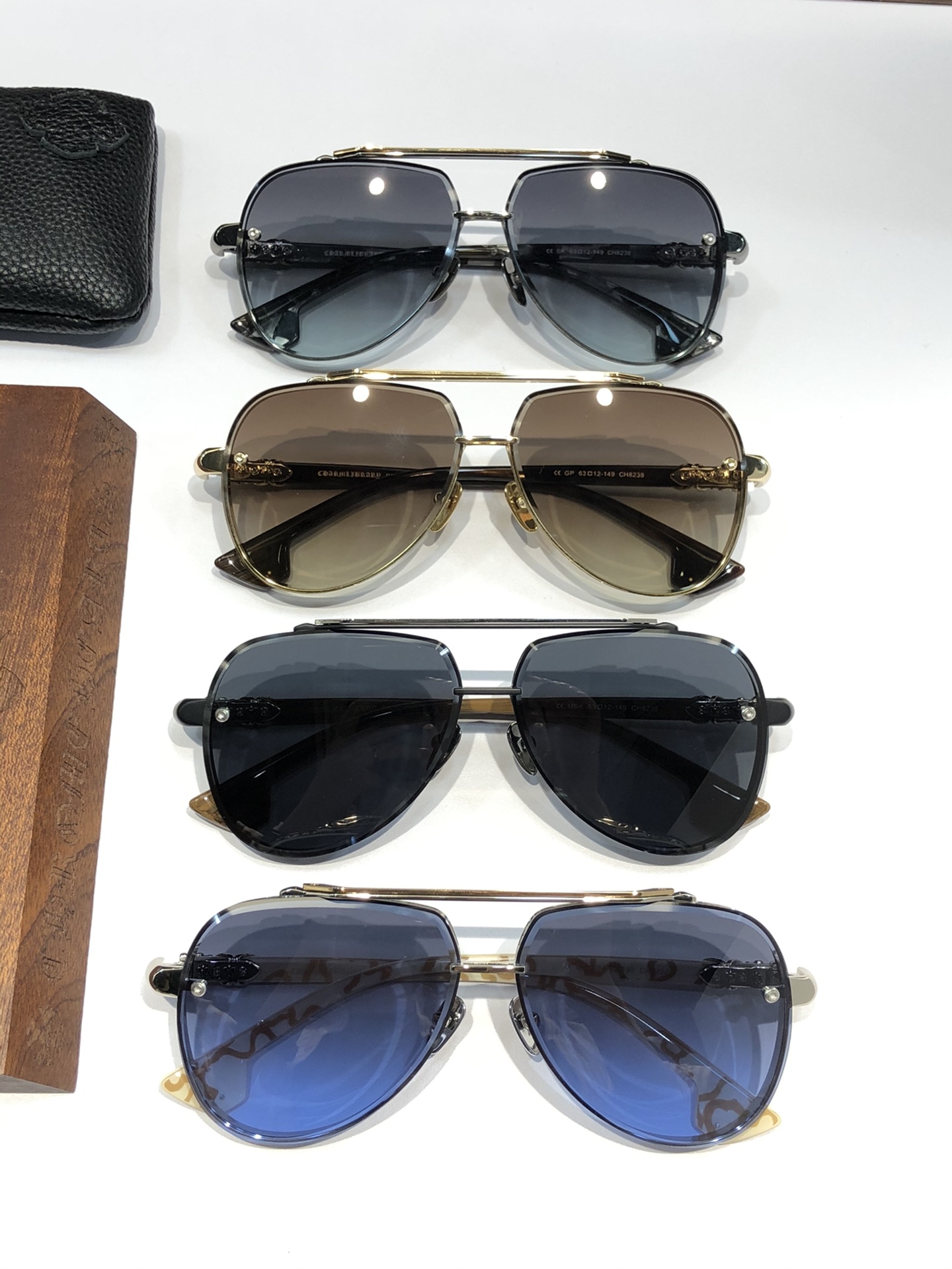  NEW 轻奢款 重量级新品墨镜🕶️
CHROME HEART CH8238
SIZE：63-12-14