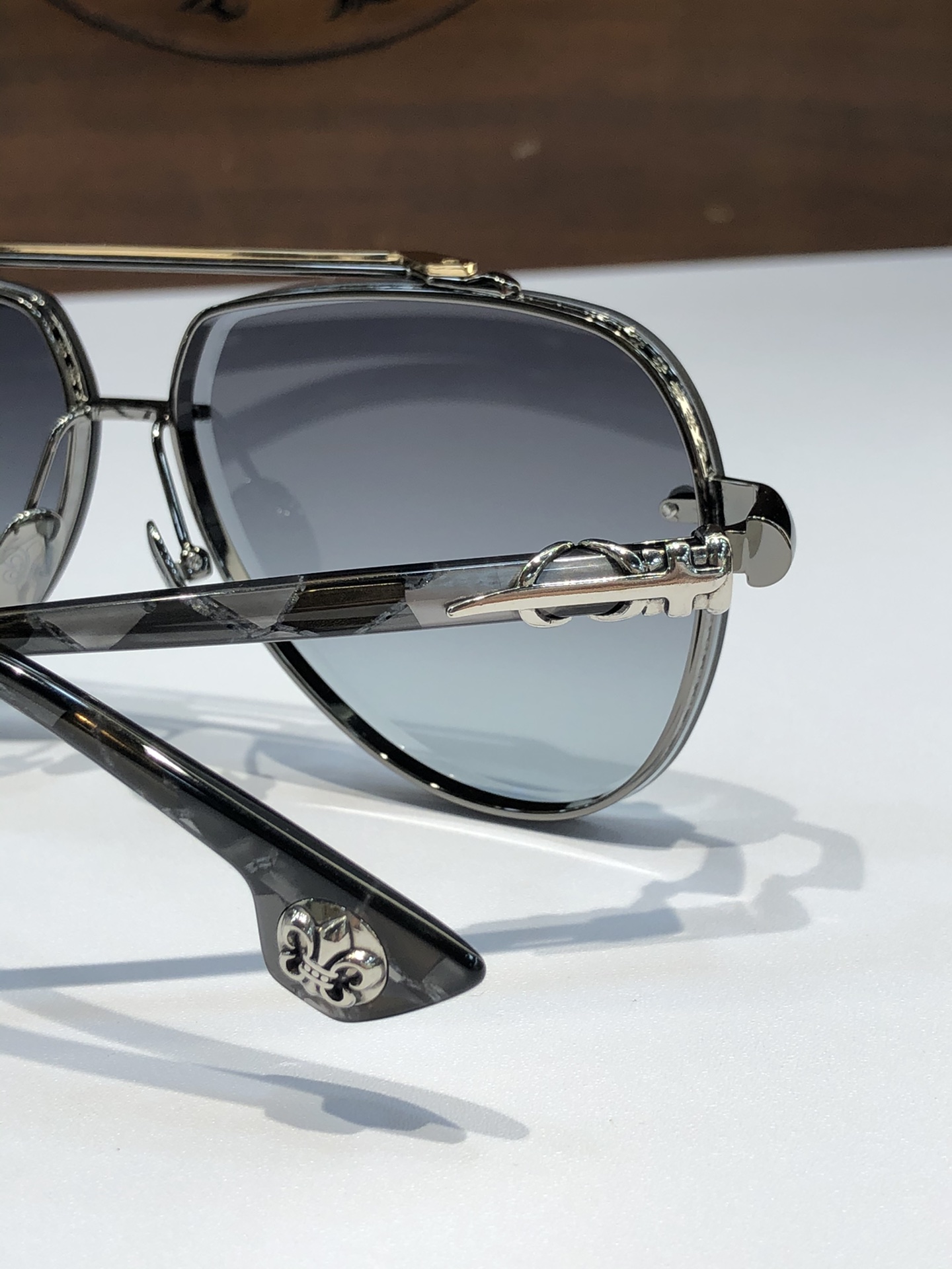  NEW 轻奢款 重量级新品墨镜🕶️
CHROME HEART CH8238
SIZE：63-12-14