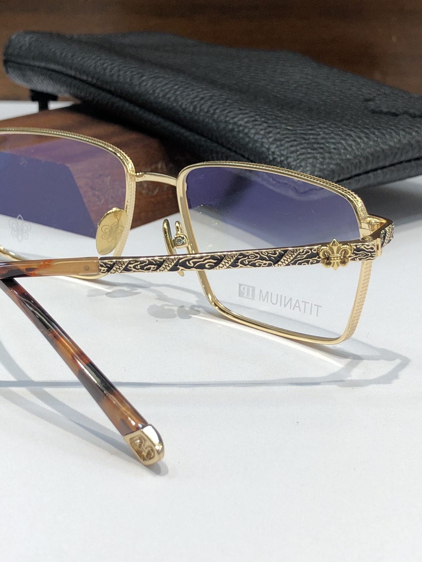 高档纯钛眼镜️CHROMEHEART方正百搭款厚边设计质感满分CH8270SIZE:55-17-149