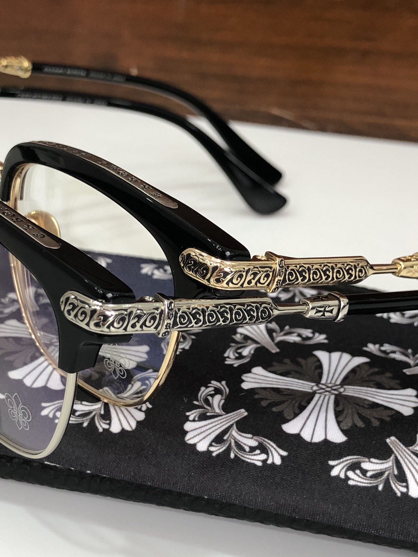  CHROME HEART🔱🔱🔱官网同步新款VERTICALII SIZE：53-19-145
