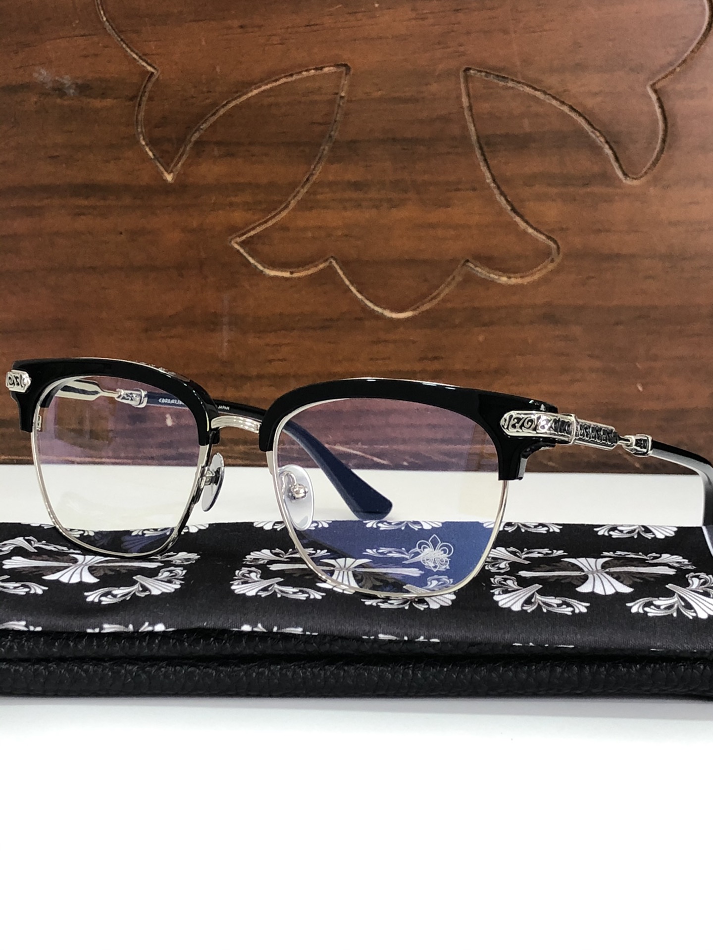  CHROME HEART🔱🔱🔱官网同步新款VERTICALII SIZE：53-19-145

