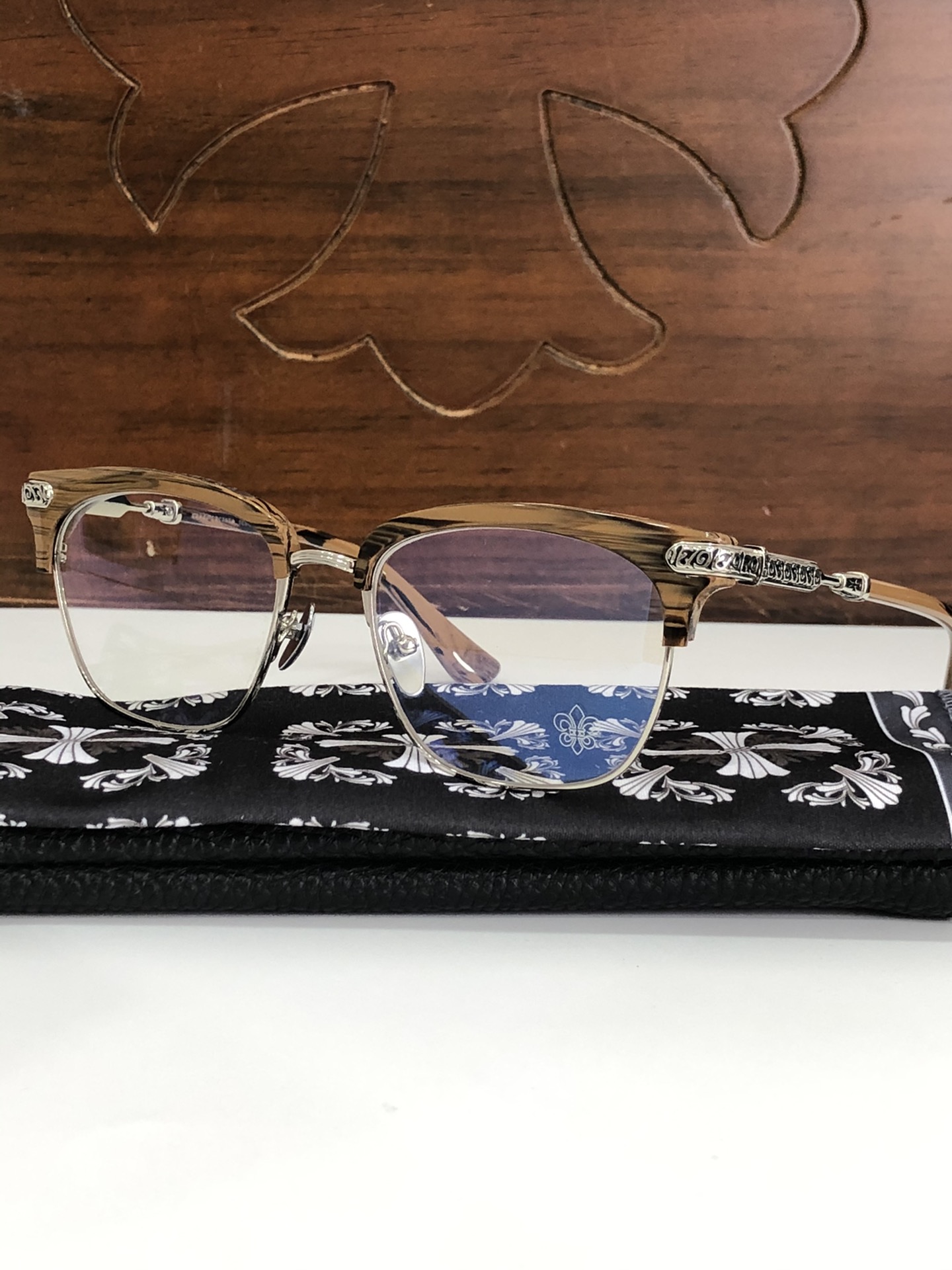  CHROME HEART🔱🔱🔱官网同步新款VERTICALII SIZE：53-19-145

