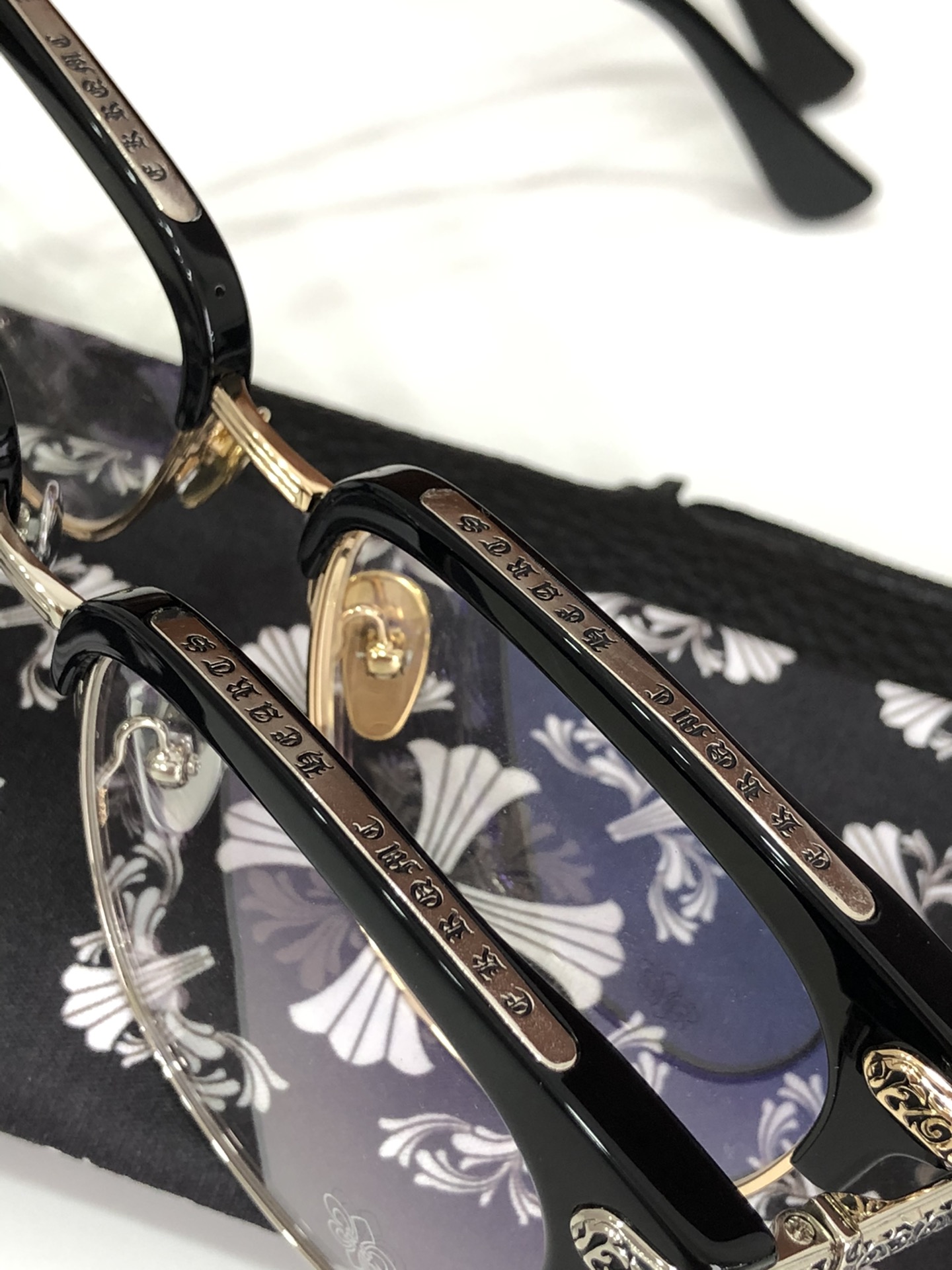  CHROME HEART🔱🔱🔱官网同步新款VERTICALII SIZE：53-19-145
