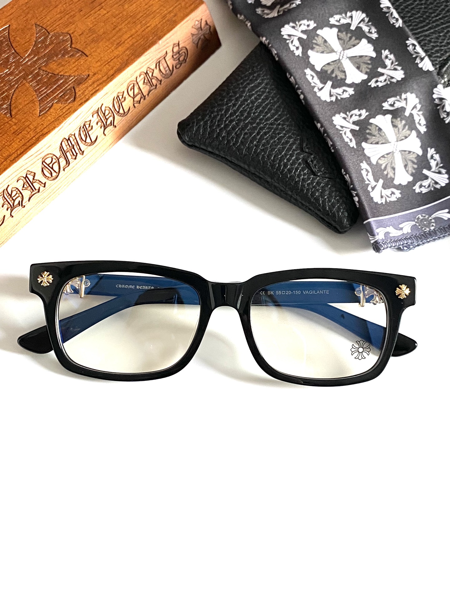 专柜同步！原版复刻精品
VAGILANTE 
SIZE：55-20-150
