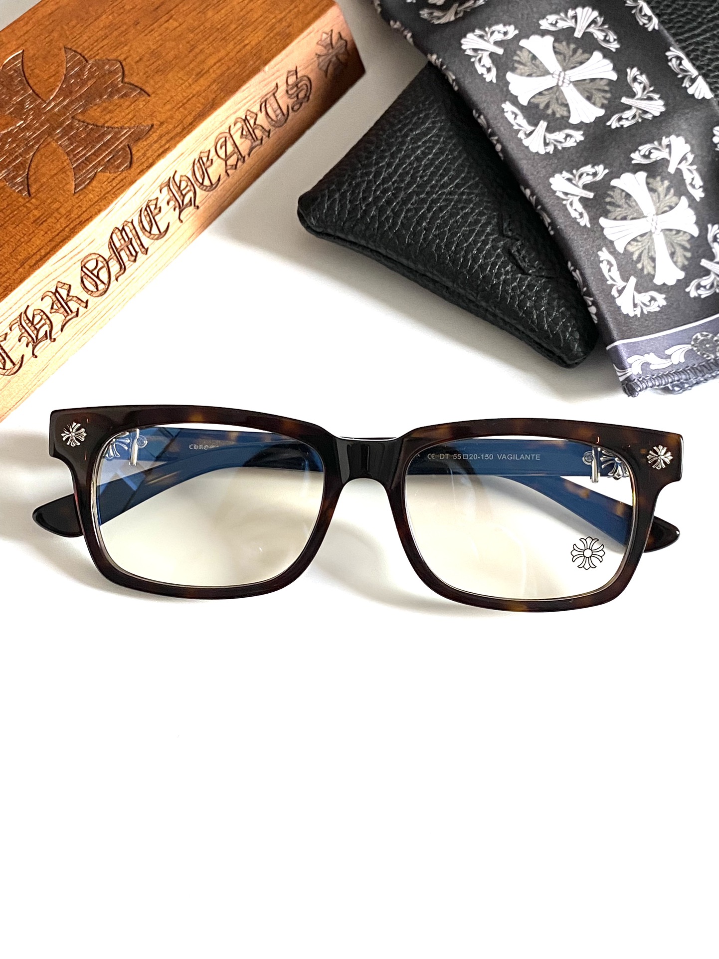  专柜同步！原版复刻精品
VAGILANTE 
SIZE：55-20-150

