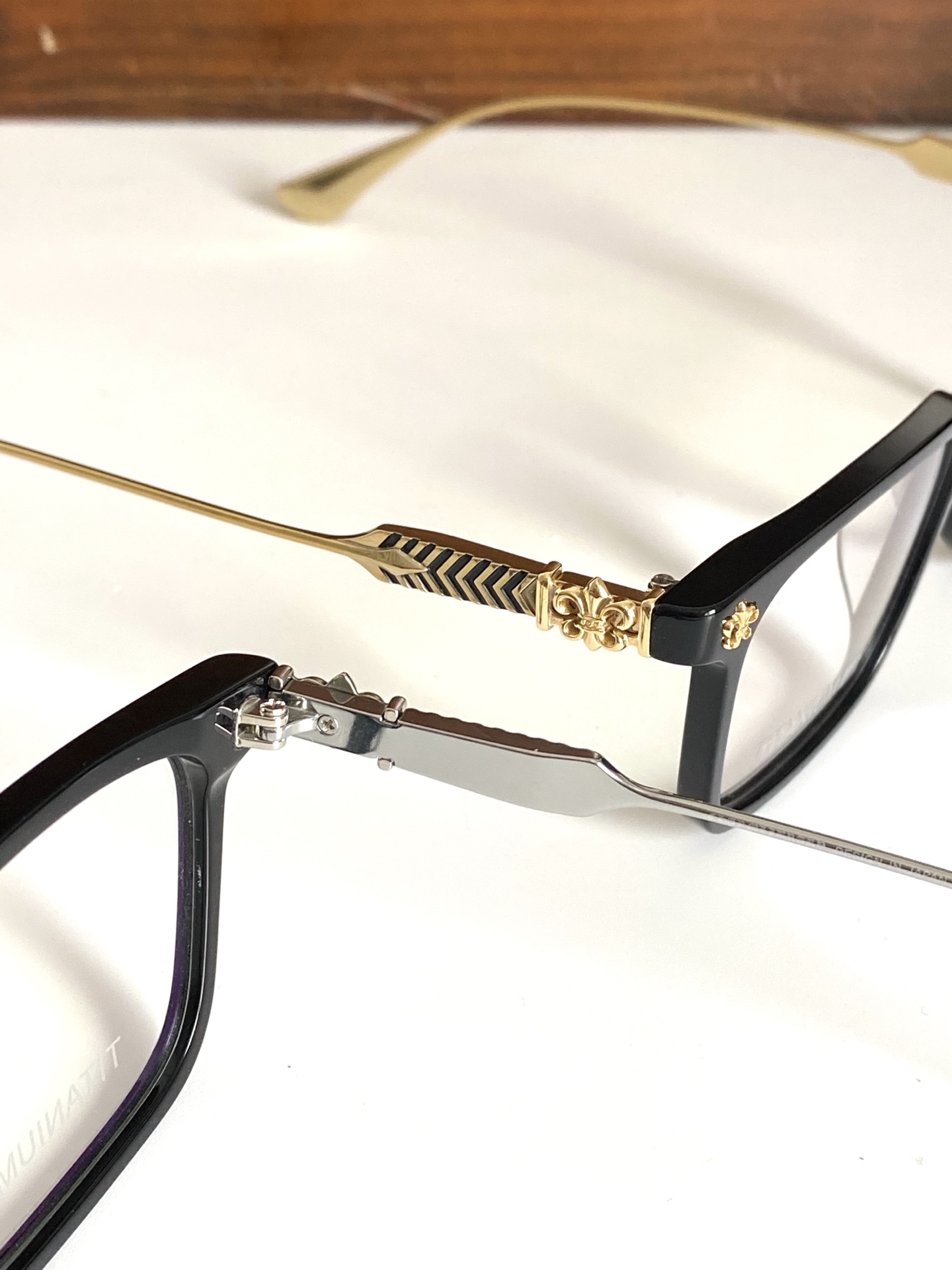  钛！💯新品上市！CHROME HEART
方框设计 简洁大气
CH8307 SIZE54-19-153