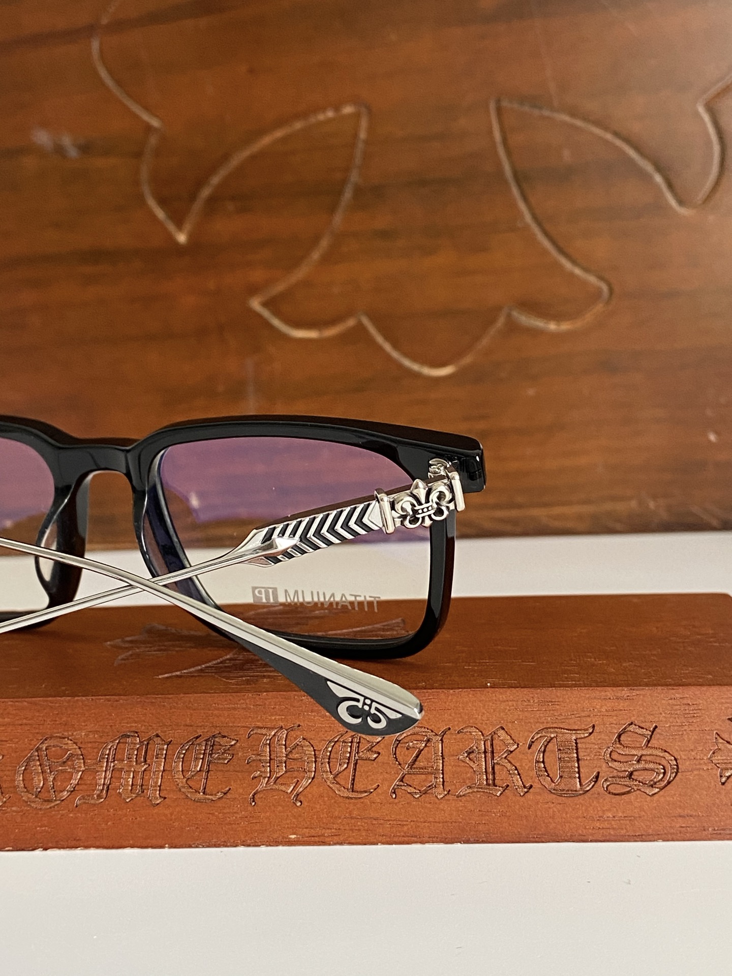  钛！💯新品上市！CHROME HEART
方框设计 简洁大气
CH8307 SIZE54-19-153