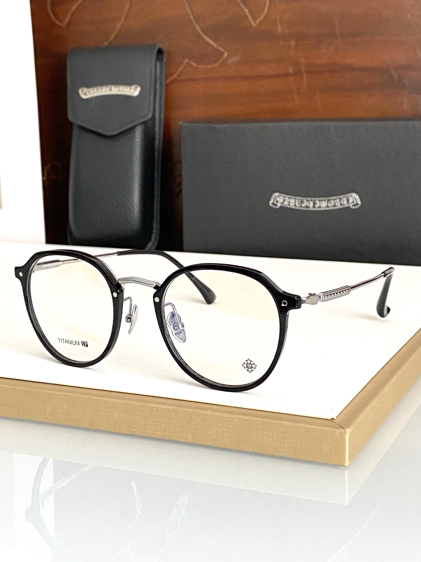 ¡Nuevo CH5532 de acetato y titanio de moda!