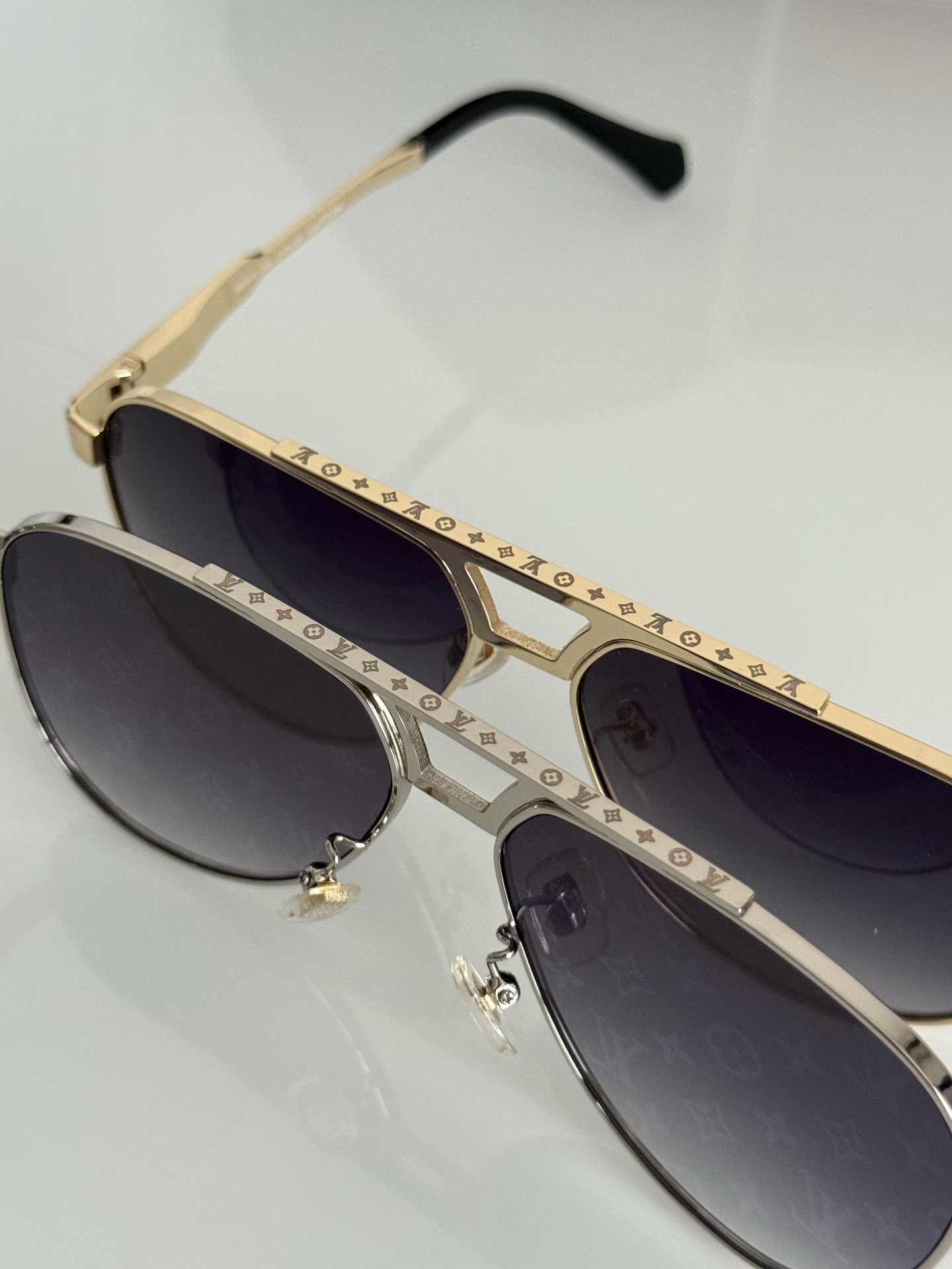  LOUIS VUITTO* 
MODEL：Z1586E 
SIZE：58口15-145
