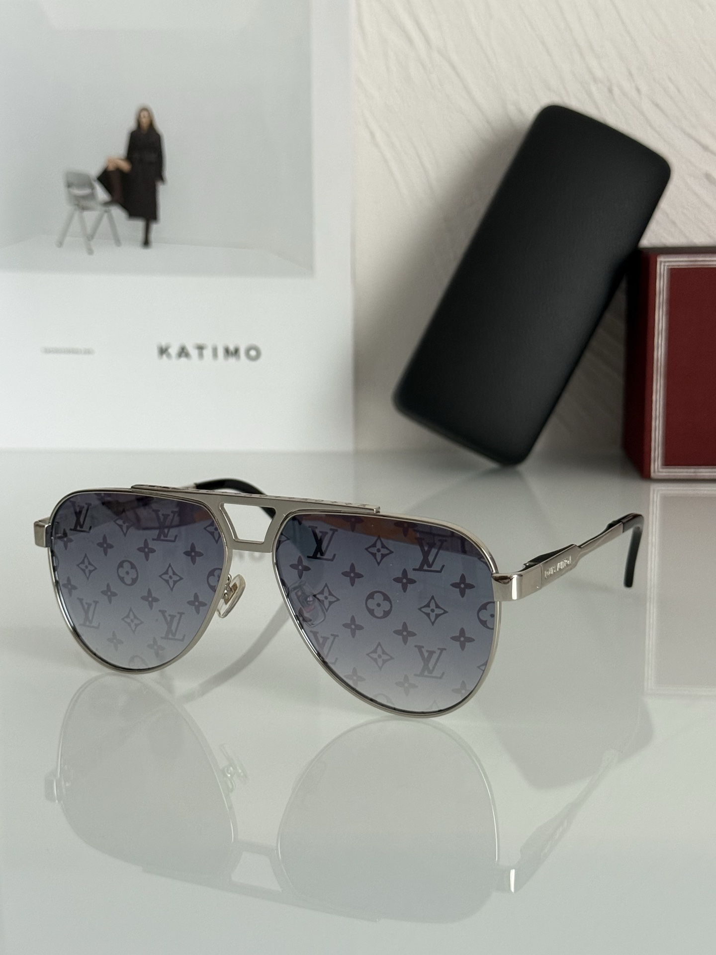  LOUIS VUITTO* 
MODEL：Z1586E 
SIZE：58口15-145
