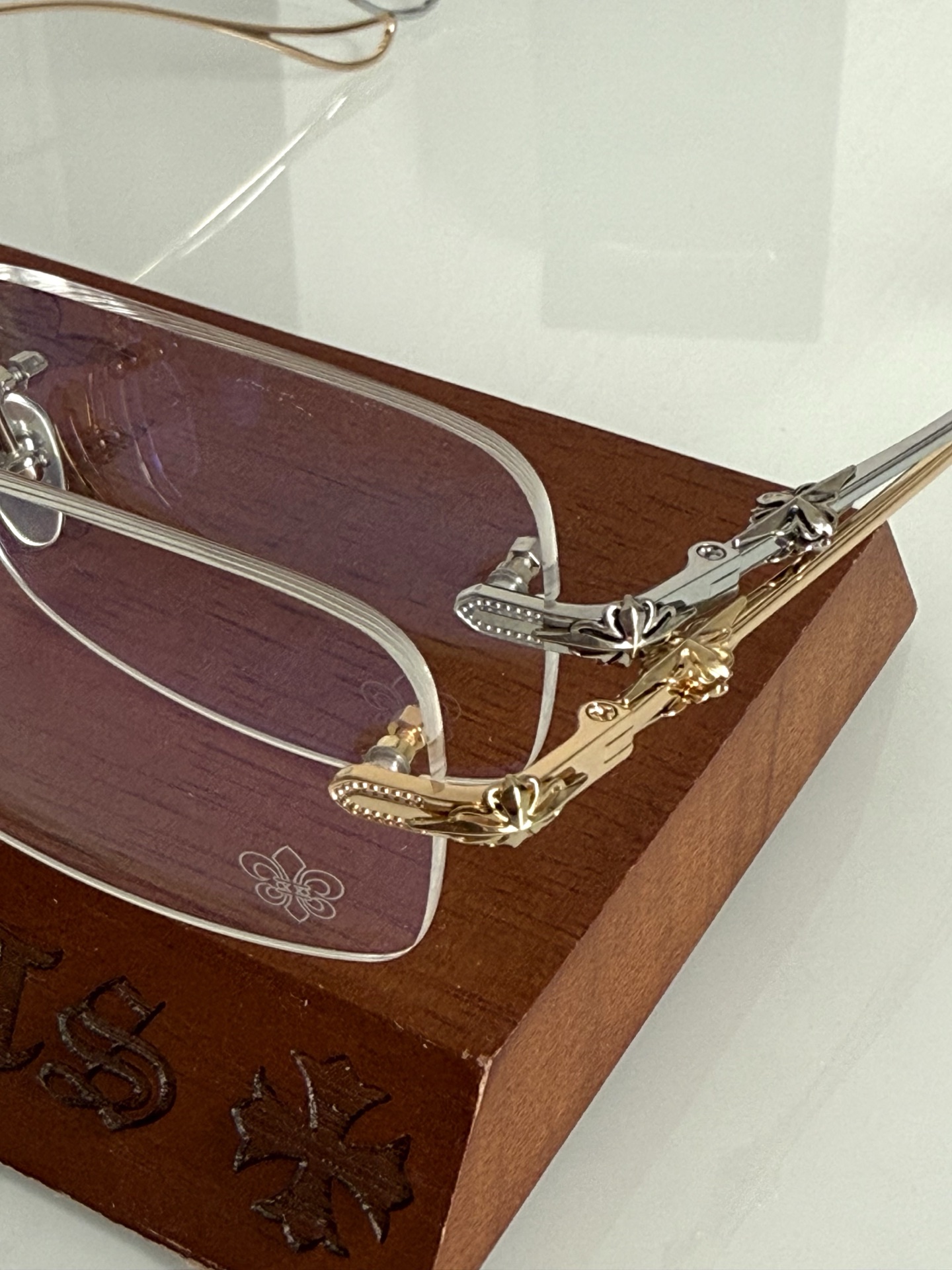 清冷系〰️王一博最新佩戴 CHROME HEARTSINNERGASMSIZE：55-20-145