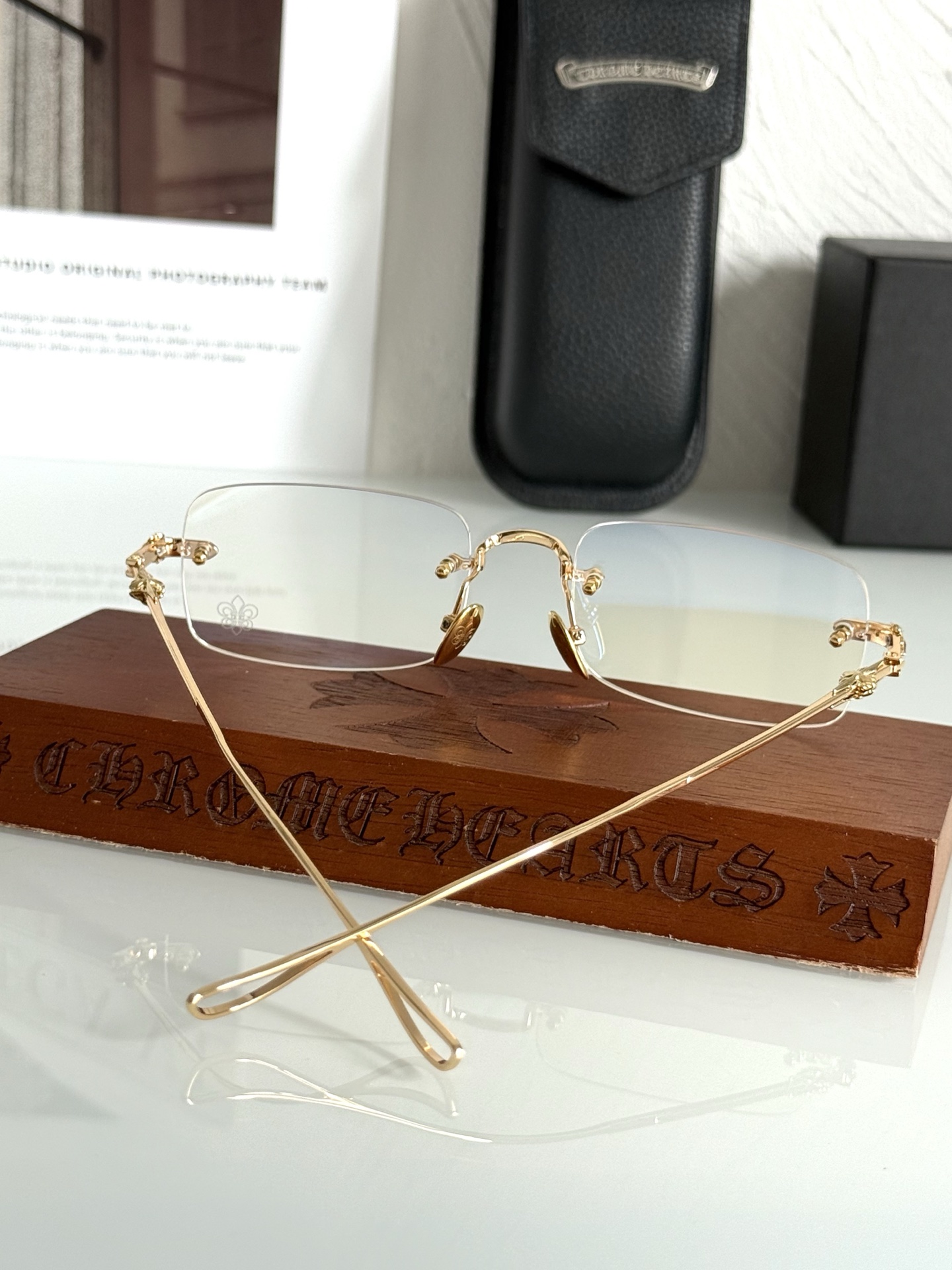 清冷系〰️王一博最新佩戴 CHROME HEARTSINNERGASMSIZE：55-20-145