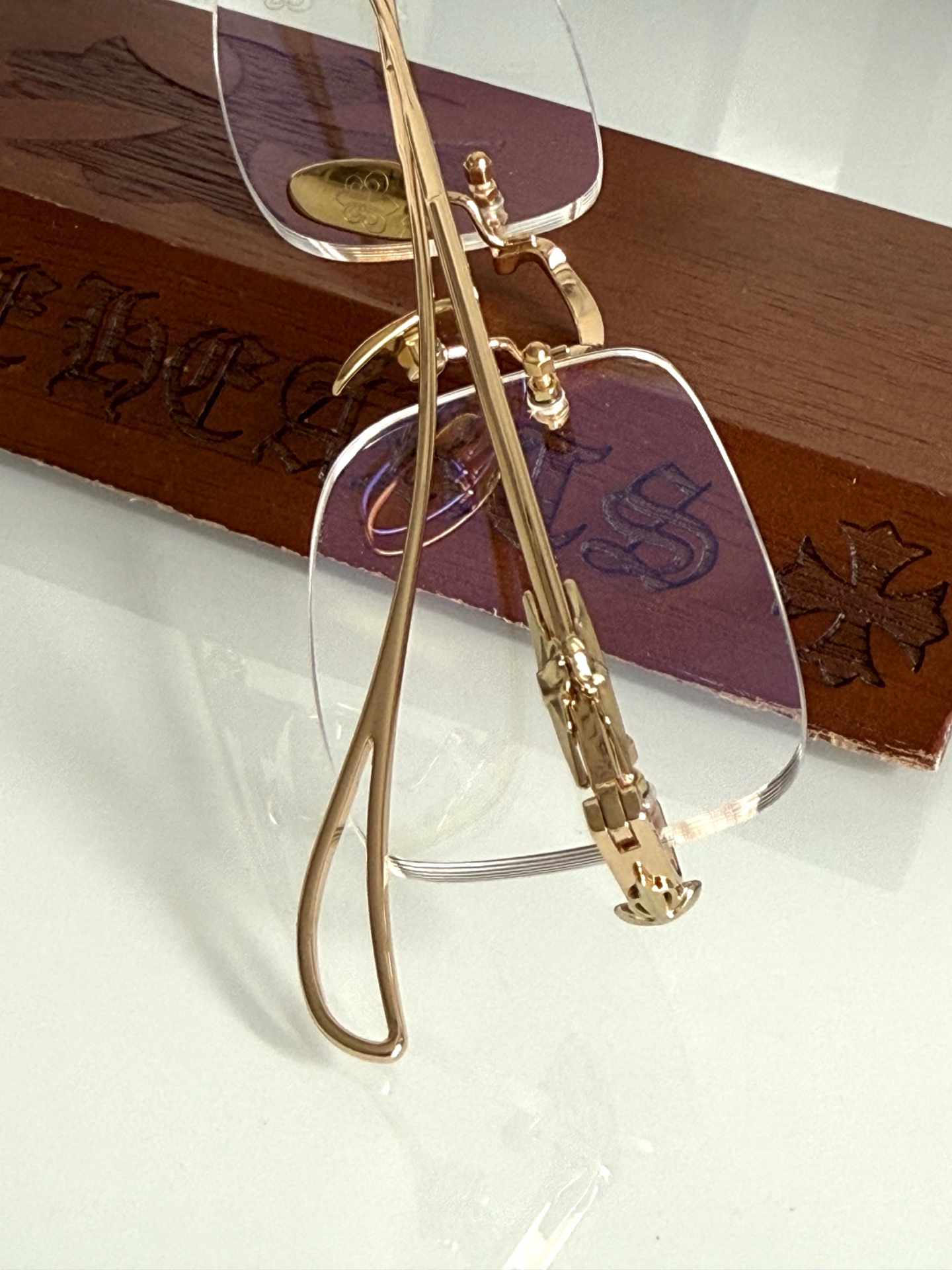 清冷系〰️王一博最新佩戴 CHROME HEARTSINNERGASMSIZE：55-20-145