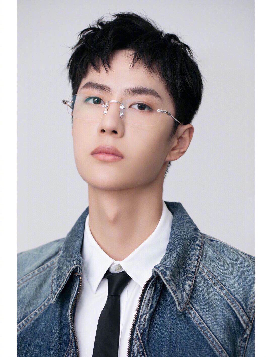 清冷系〰️王一博最新佩戴 CHROME HEARTSINNERGASMSIZE：55-20-145