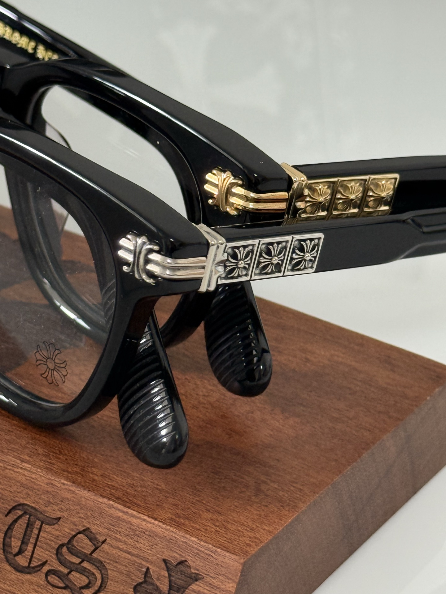 ToP quality 顶级复刻！CHROMEHEART*精雕镭射logo 细节完美 每副都有独立编号 