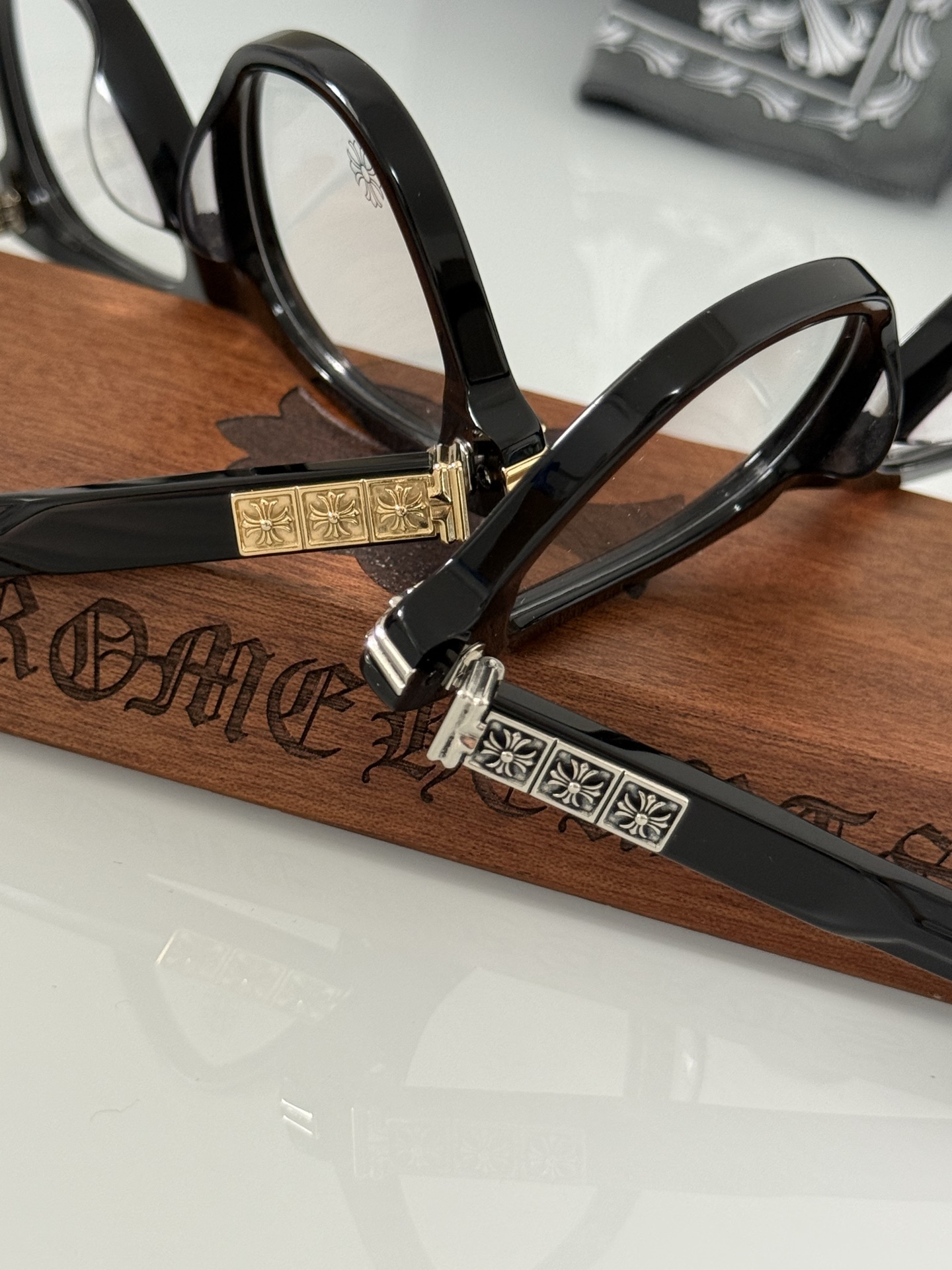 ToP quality 顶级复刻！CHROMEHEART*精雕镭射logo 细节完美 每副都有独立编号 