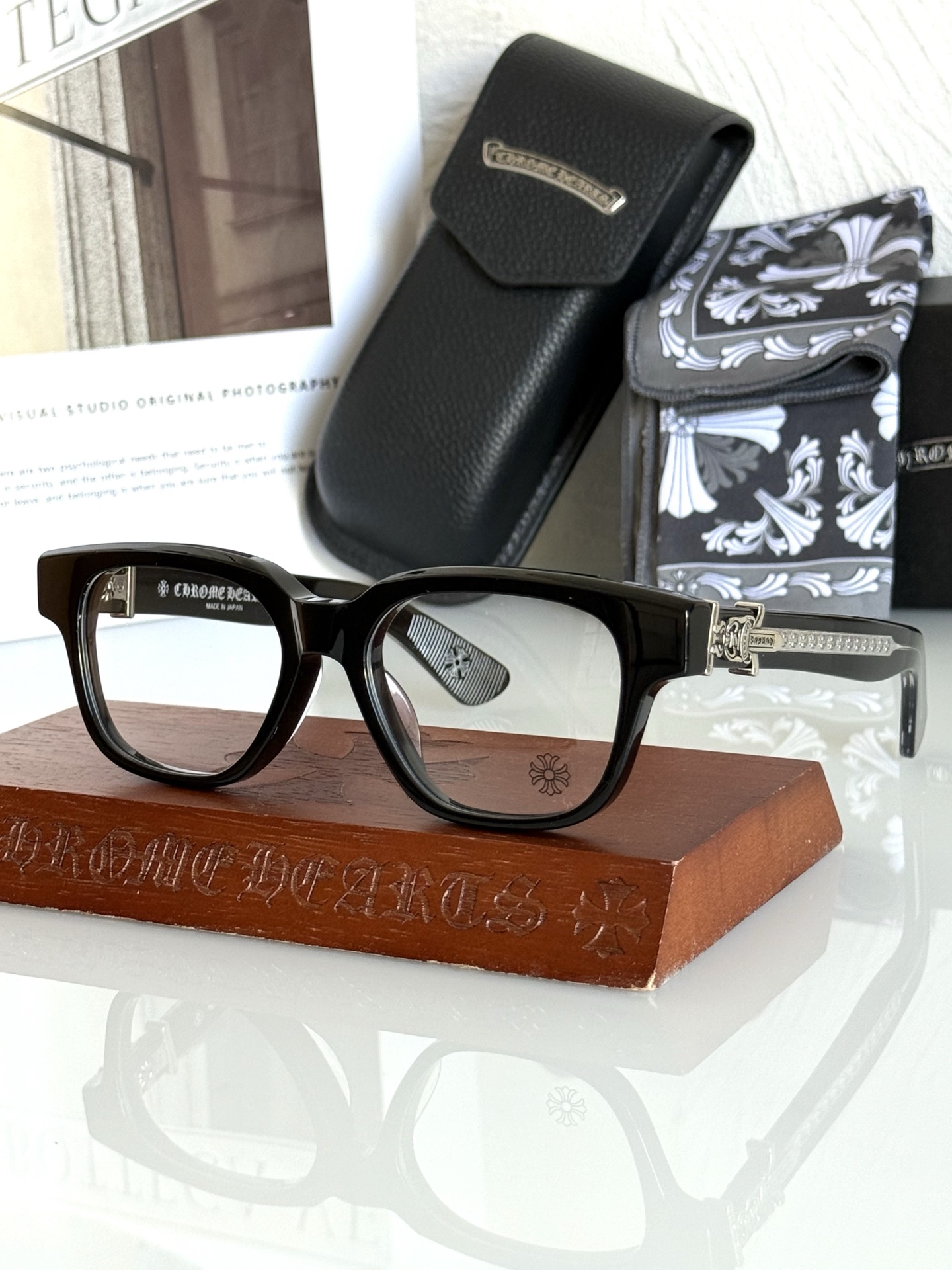 顶级原版定制款！每副都有独立编码 CHROME HEART 高奢系列 眼镜界艺术精品 意大利厚料精工制作