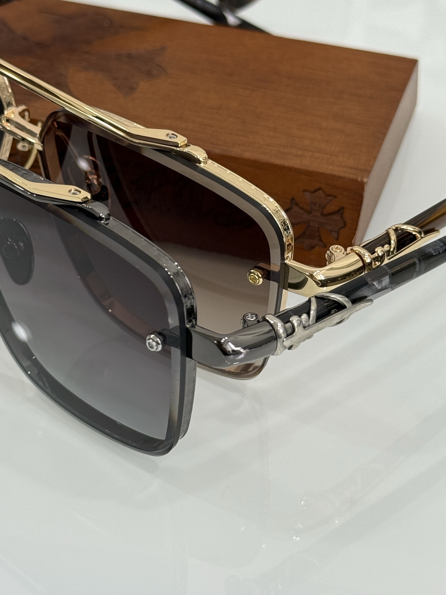 NEW 轻奢款 重量级新品墨镜🕶️硬汉方型设计 CHROME HEART CH8239SIZE：62-1