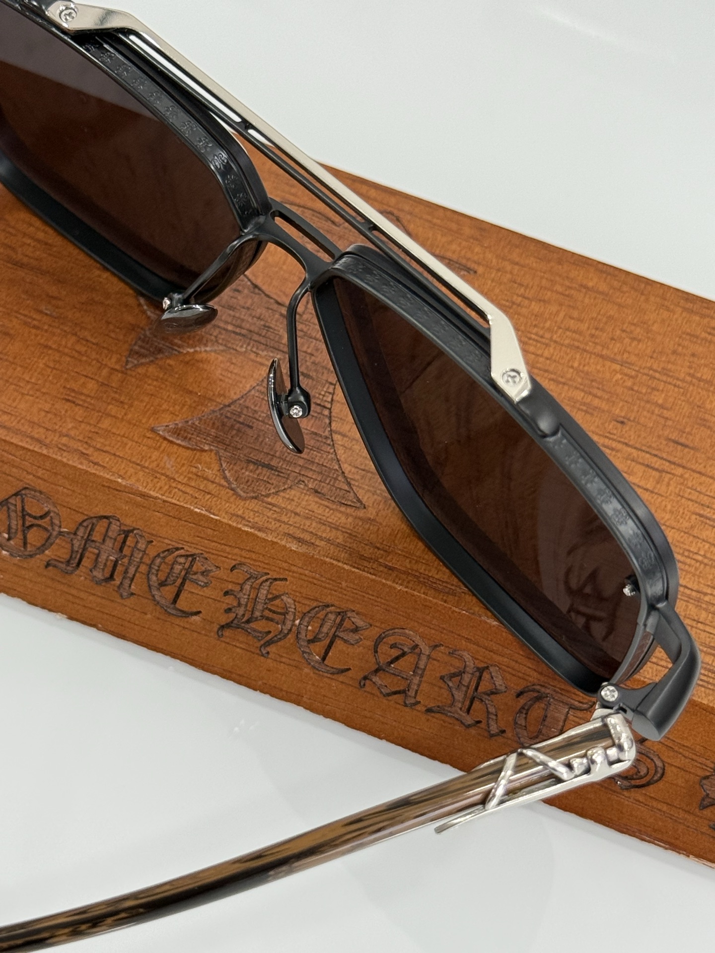 NEW 轻奢款 重量级新品墨镜🕶️硬汉方型设计 CHROME HEART CH8239SIZE：62-1