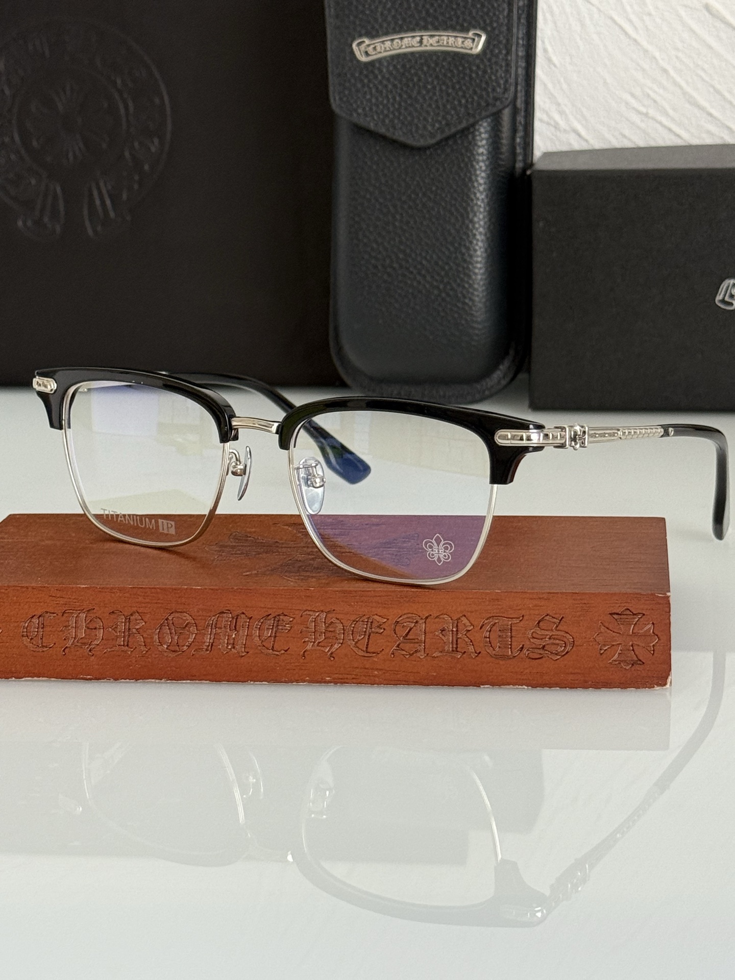 钛 新品眉架〰️CHROME HEARTCH8148 SIZE:55-20-148