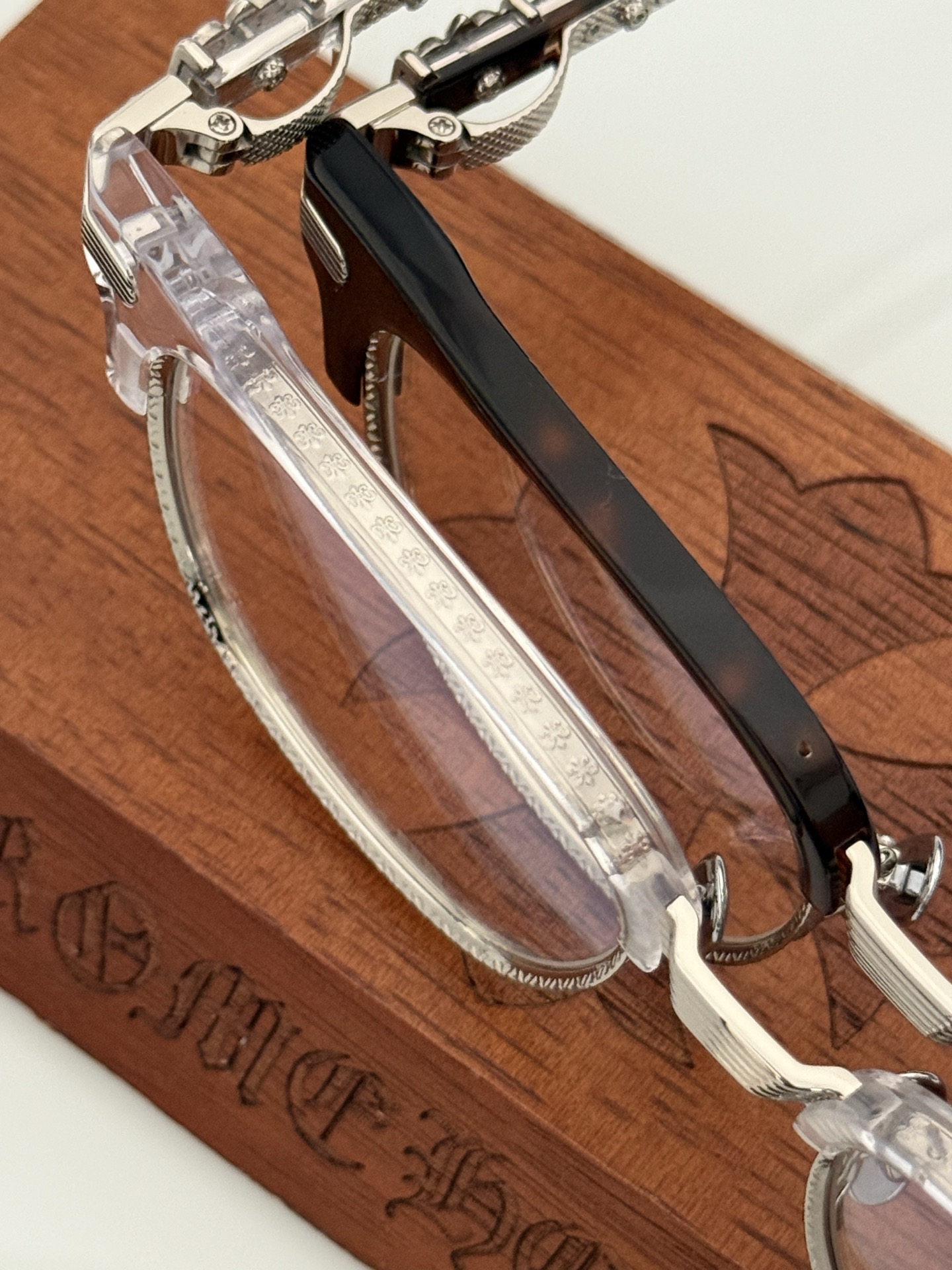 钛 重工新品眉架〰️CHROME HEART大尺寸 立体切割工艺制作 质感满分CH8336  SIZE: