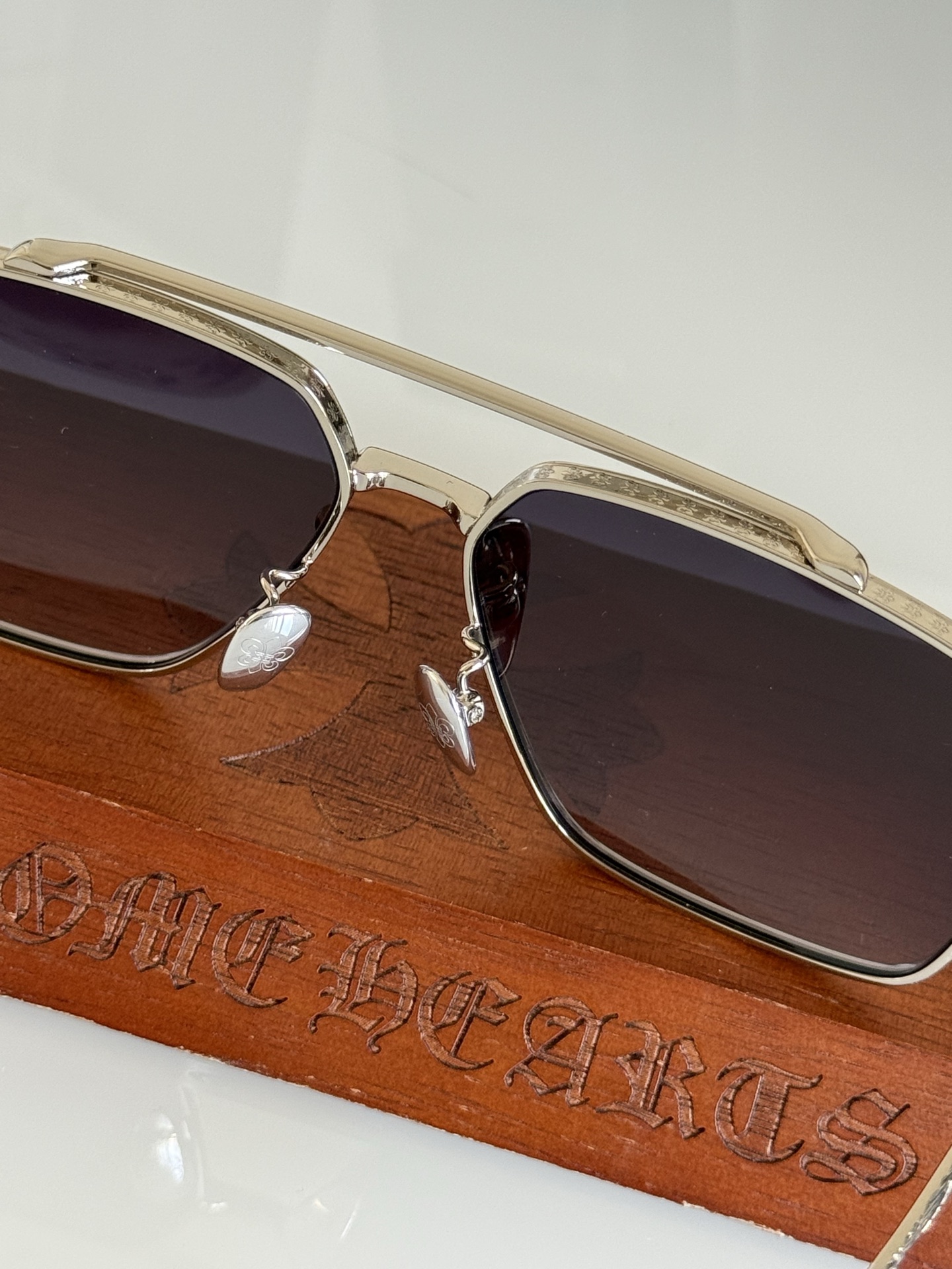 新款太阳镜🕶️ CHROME HEART立体图纹纯钛镜腿 大气时尚CH8309 SIZE：61-15-1